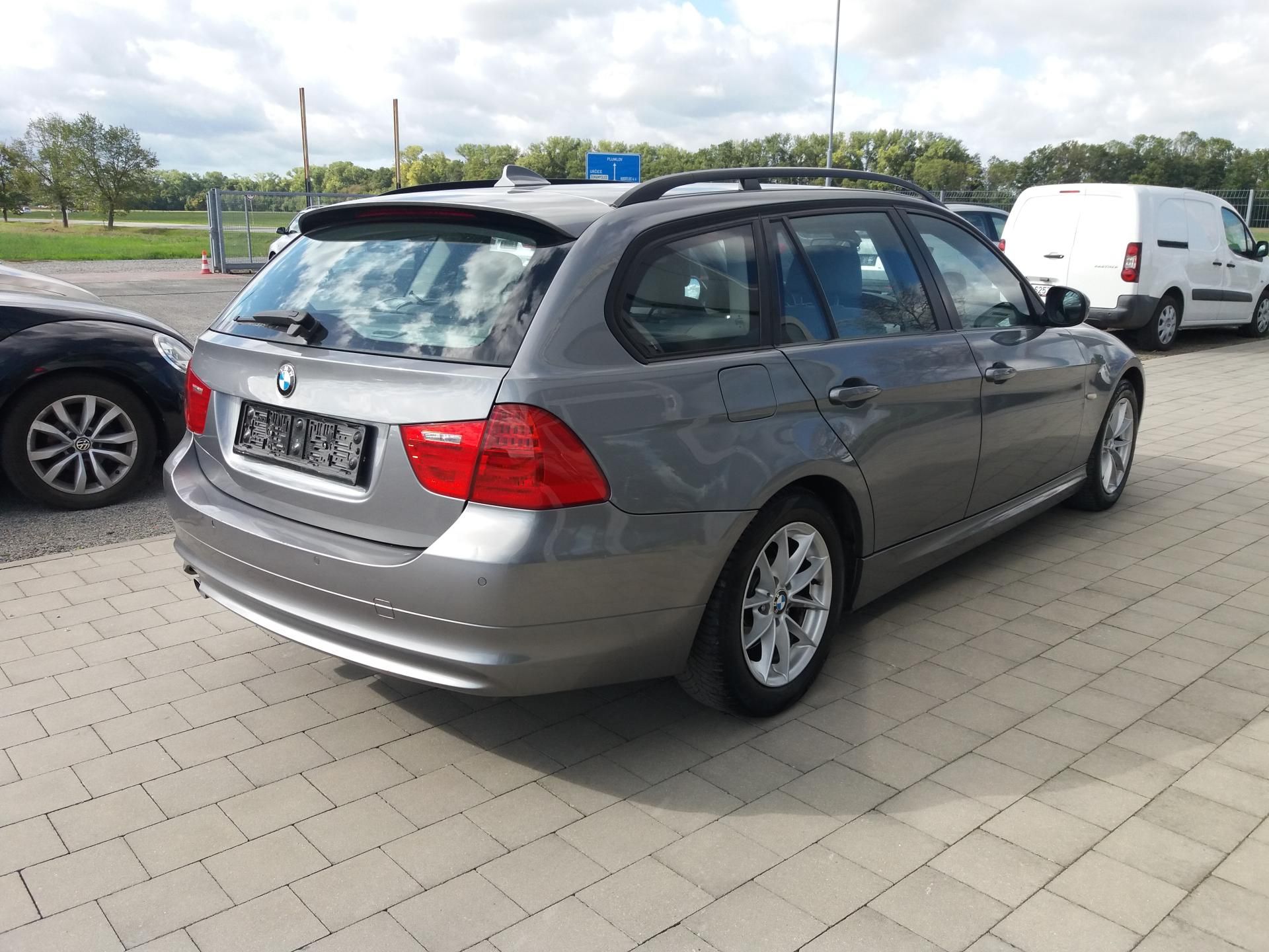 BMW Řada 3, 2.0d,105kW,VÝHŘEV.SEDADEL!! - fotka 4