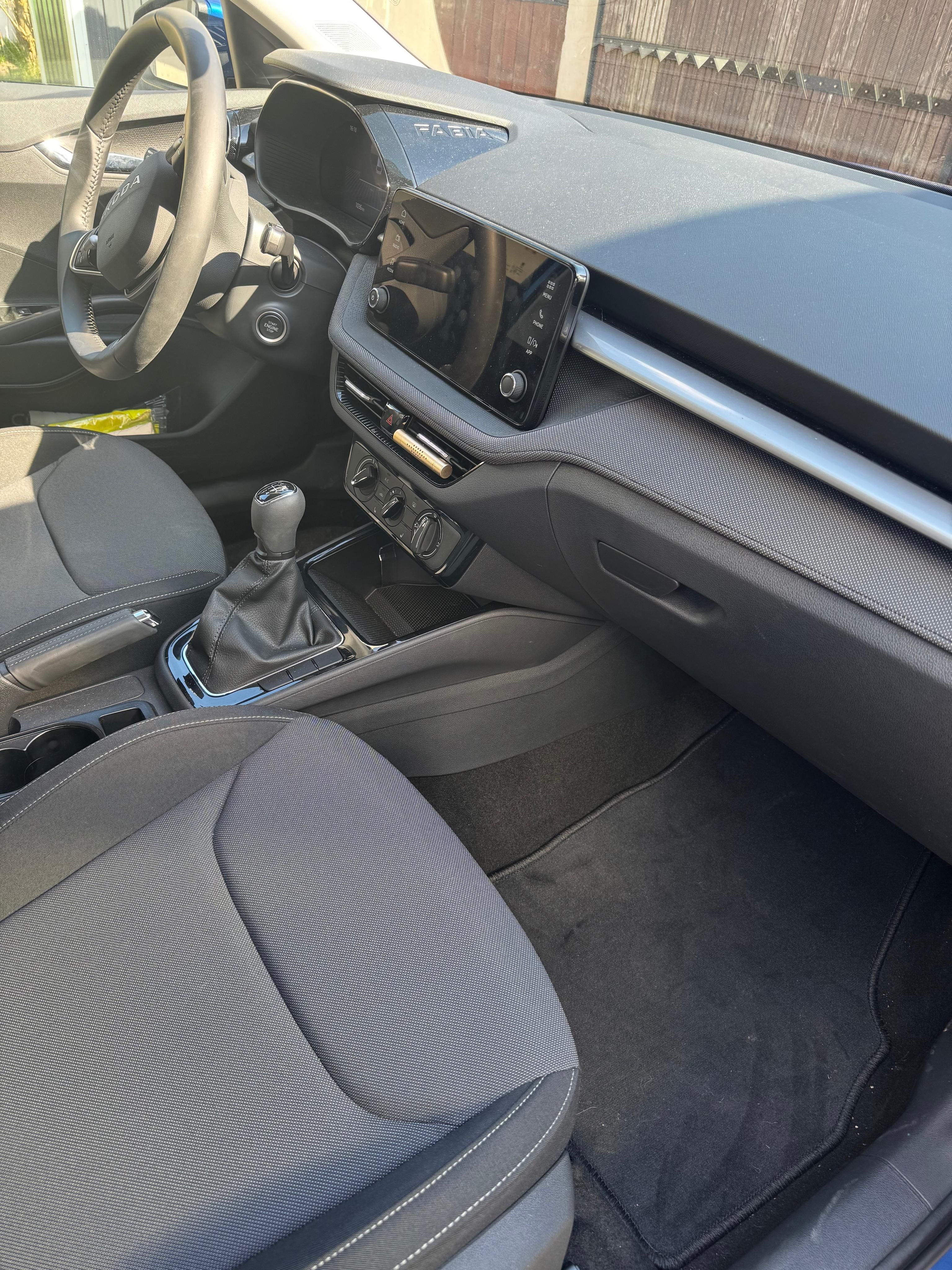 Škoda Fabia, 130 let, 1.0 benzin - fotka 5
