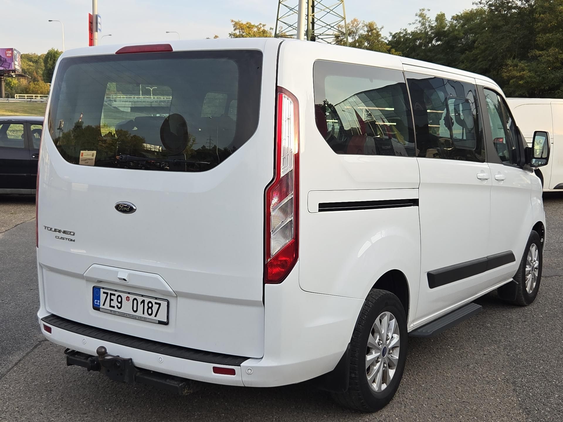 Ford Tourneo Custom, 2,0TDC-i AUTOMAT SPLÁTKY VŠEM! - fotka 4