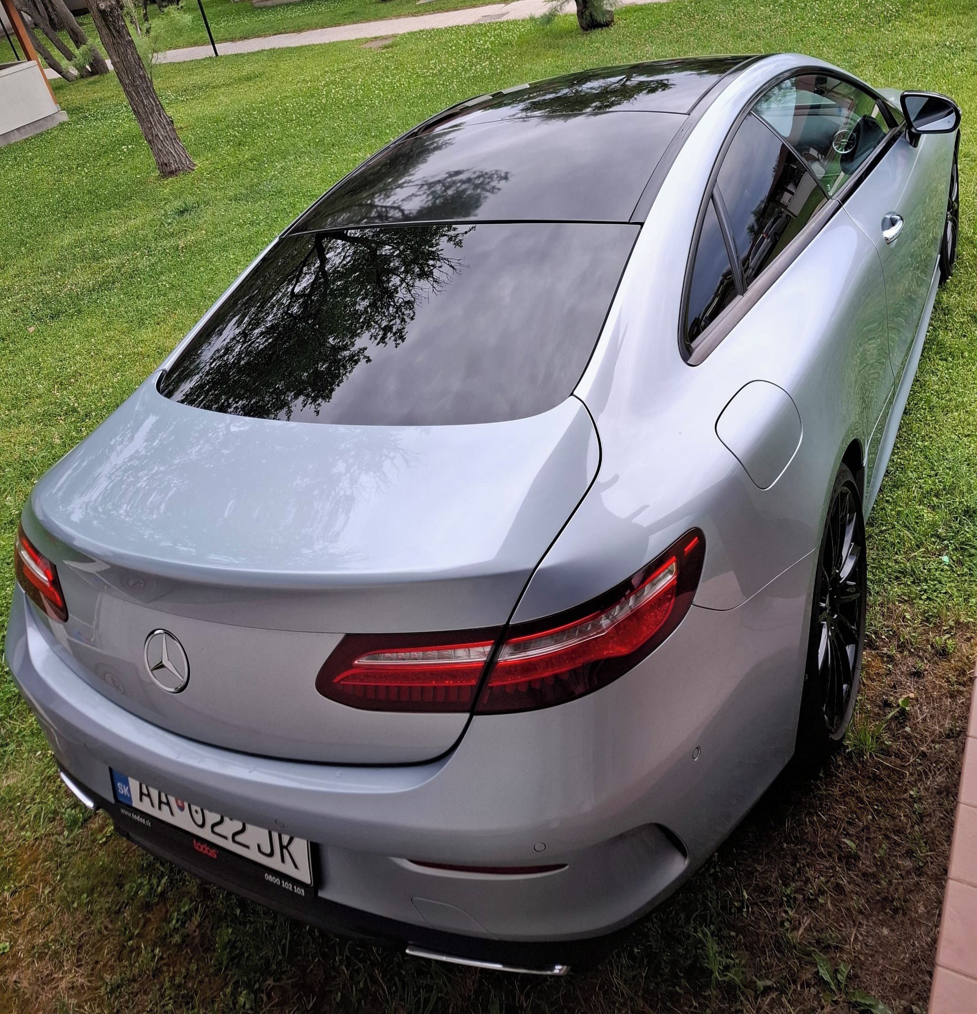 Mercedes-Benz Třídy E, 220d 4Matic - fotka 3