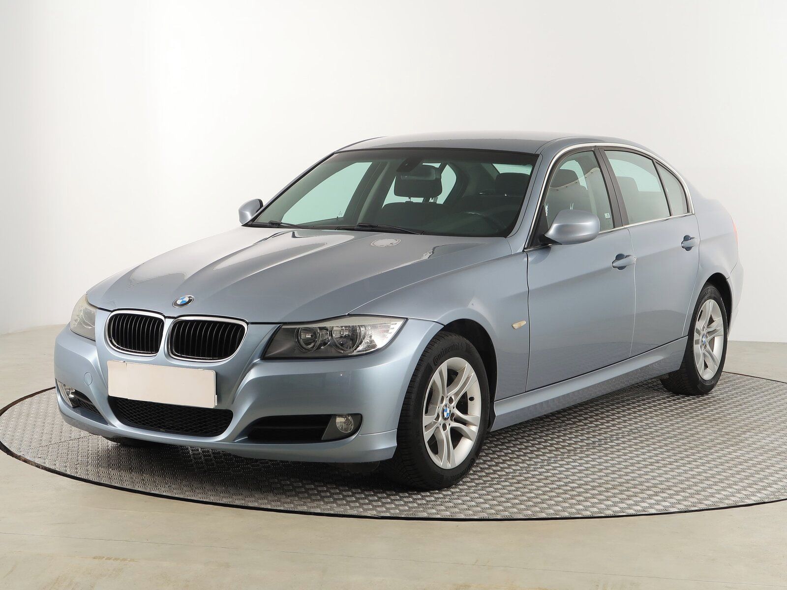 BMW Řada 3, 316 d - fotka 2