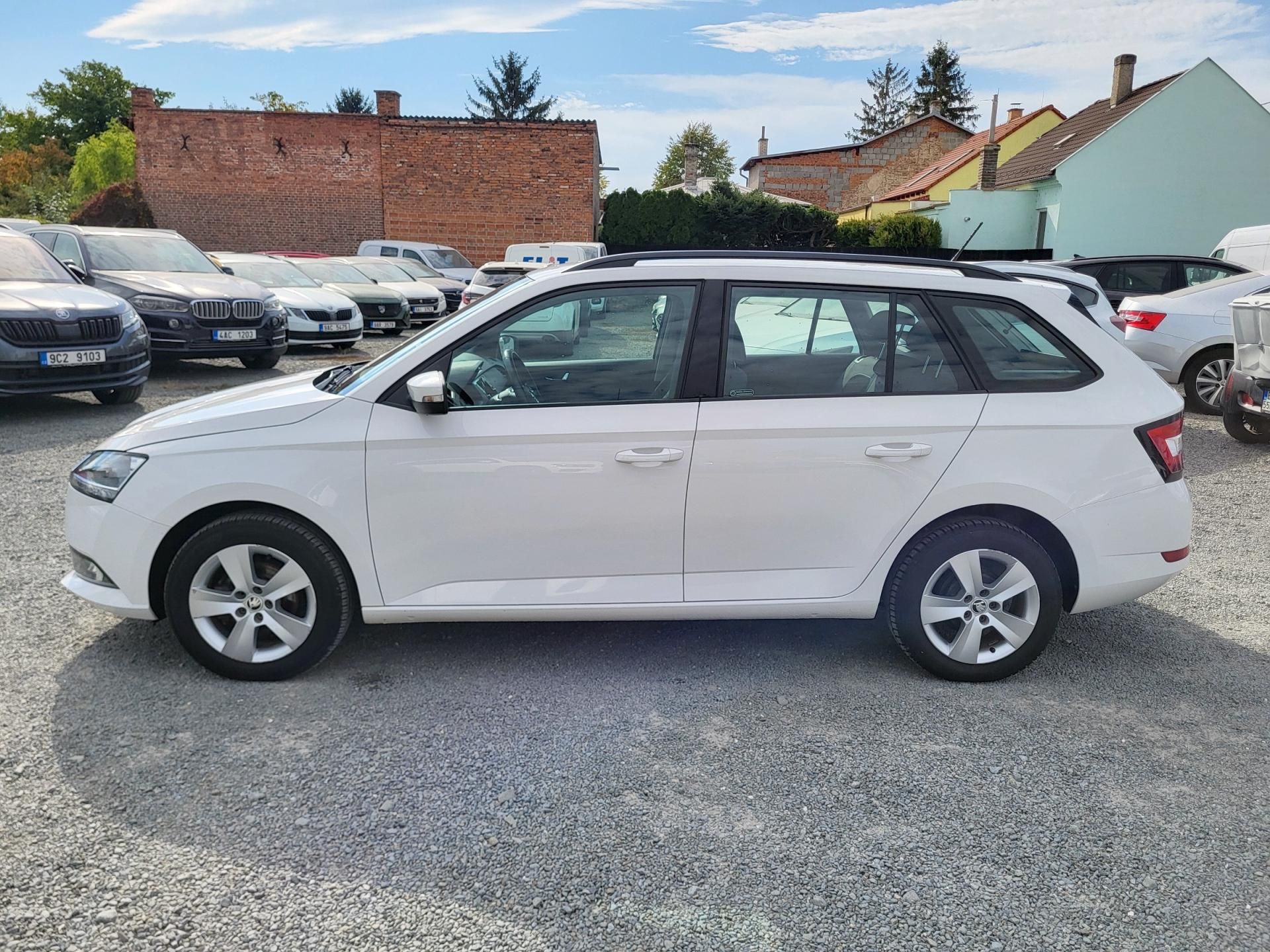 Škoda Fabia, 1.0 TSI AMBITION Combi TOUR - fotka 2