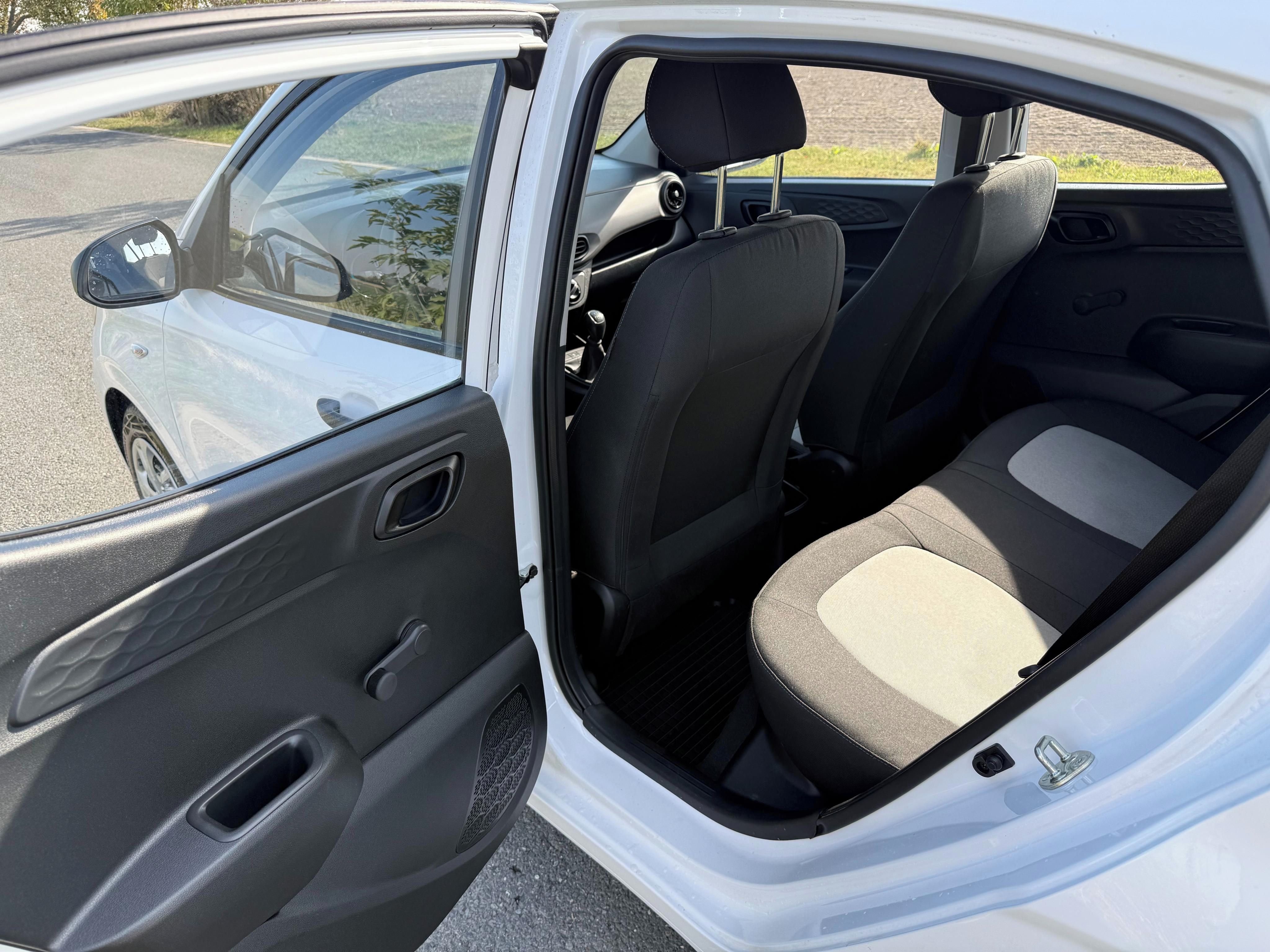 Hyundai i10, 1.0i 2025 8800km - fotka 6
