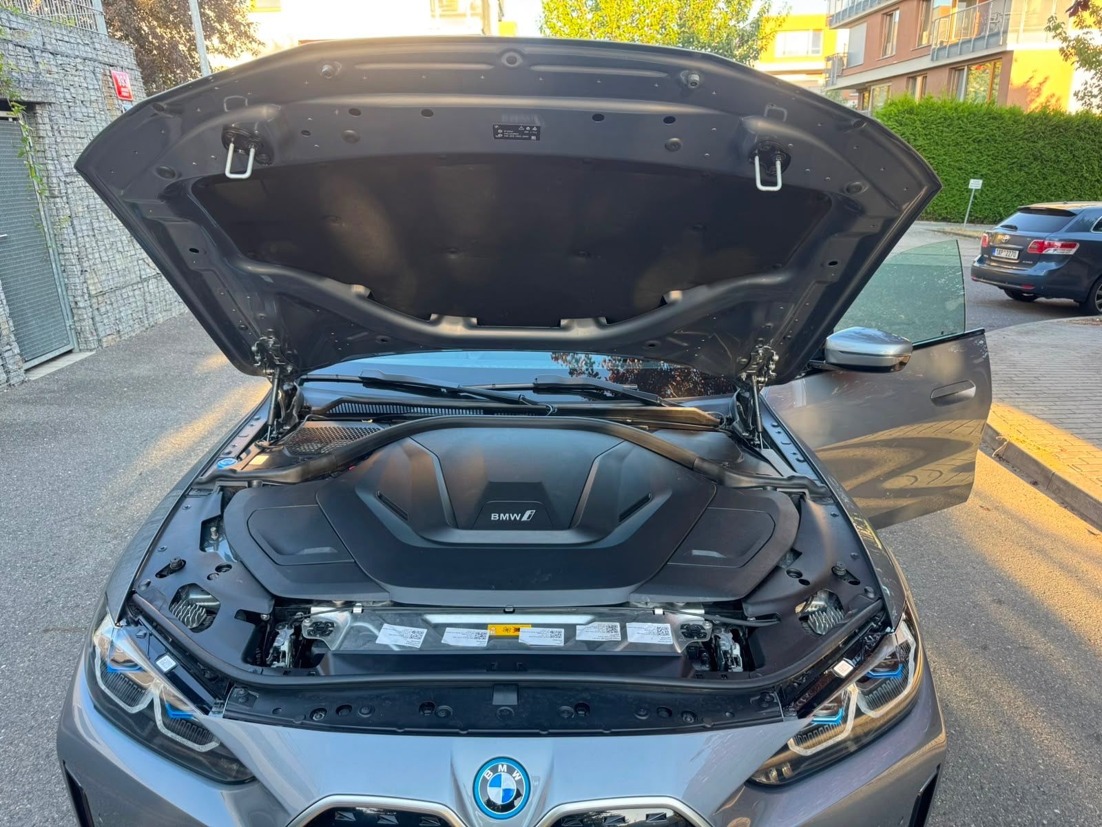 BMW i4 - fotka 4