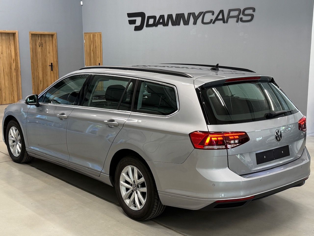 Volkswagen Passat, B8 FL VARIANT 2.0TDI 110kw DSG - fotka 3