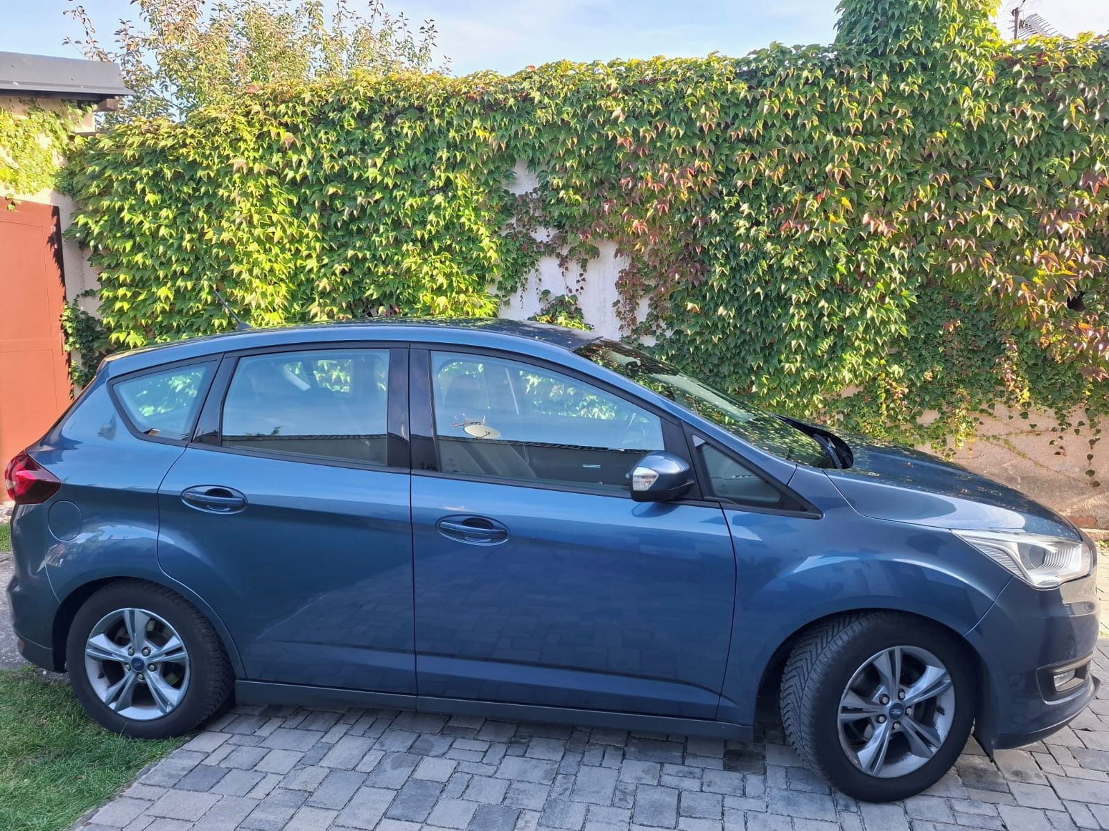 Ford C-MAX, 1,0 92 kw benzín