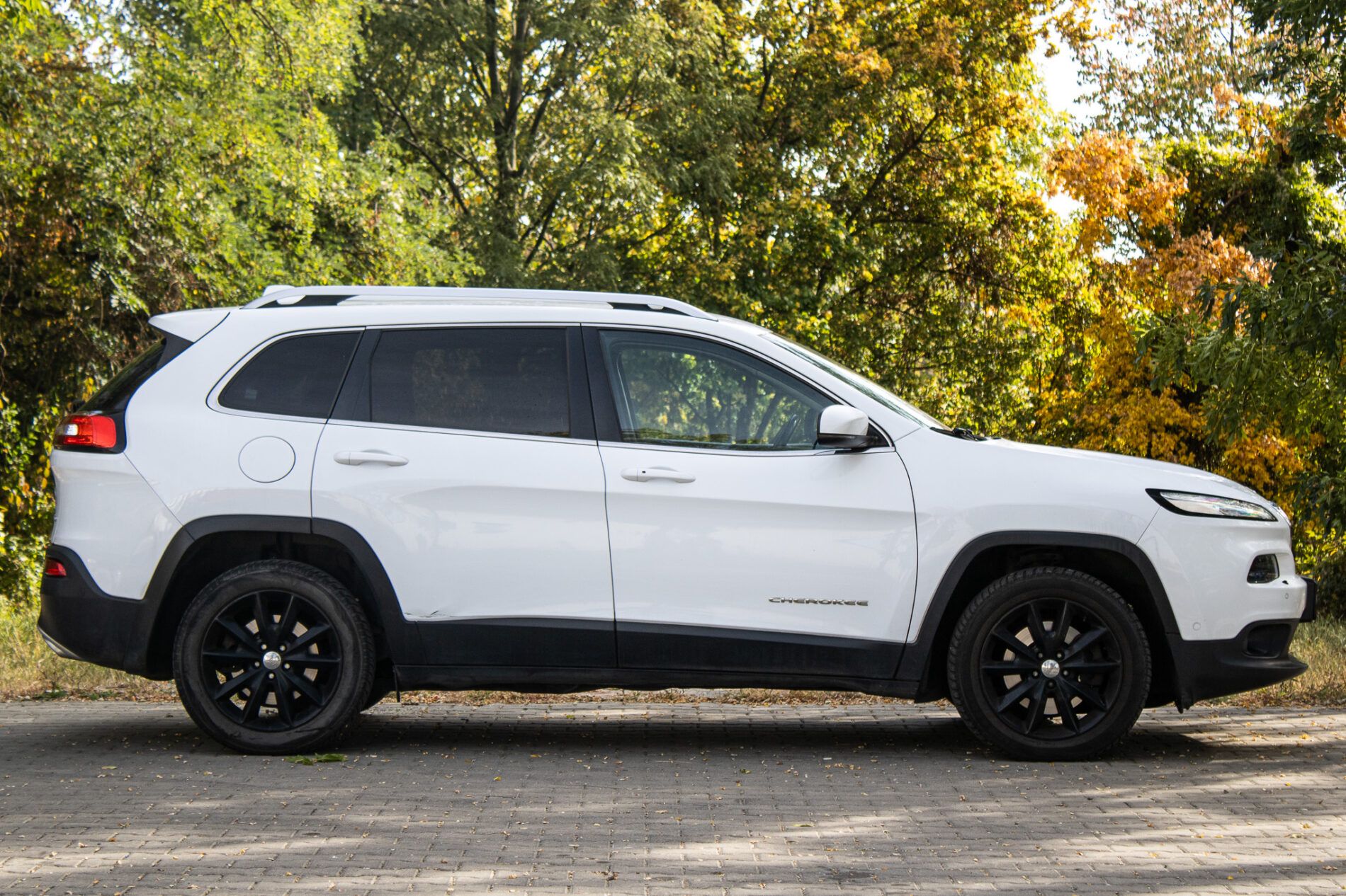 Jeep Cherokee - fotka 4