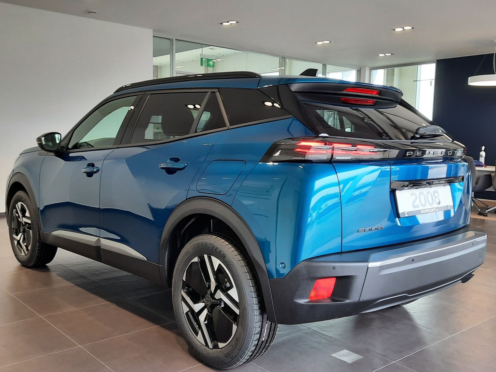 Peugeot 2008, ALLURE Hybrid 145 e-DCS6 - fotka 4
