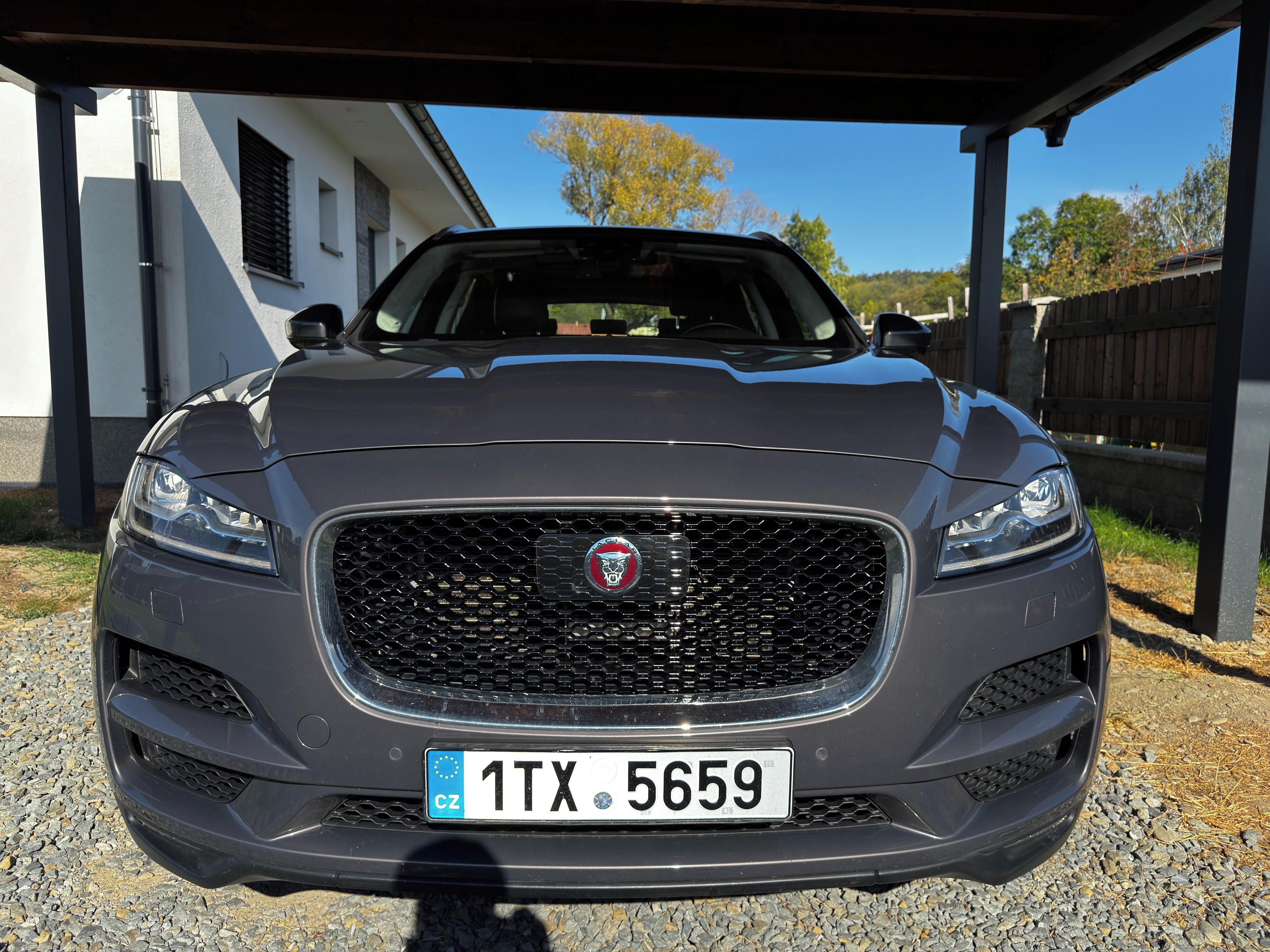 Jaguar F-Pace, 3.0d V6 (221 kW) - fotka 5