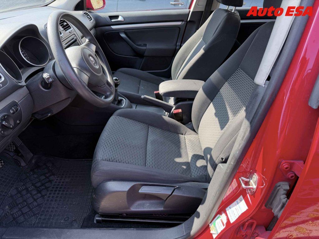 Volkswagen Golf, 1.6 TDI,ČR - fotka 3