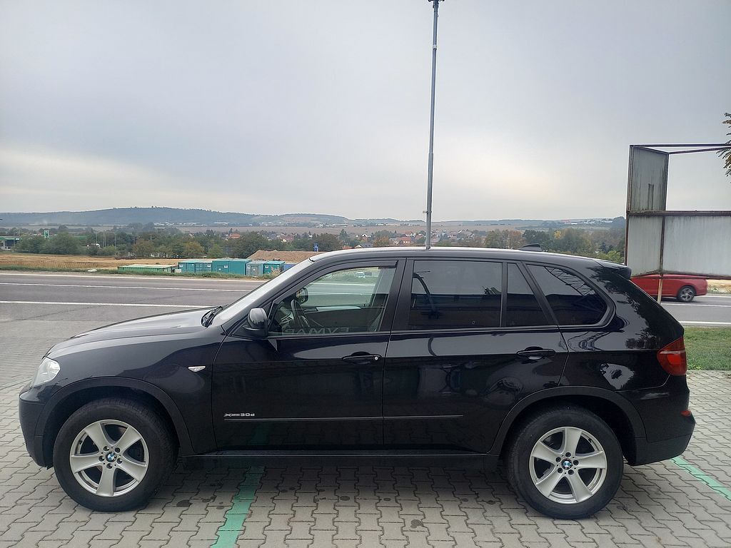 BMW X5, 3,0Xdrive 180kw 4x4+SERVISKA!! - fotka 6
