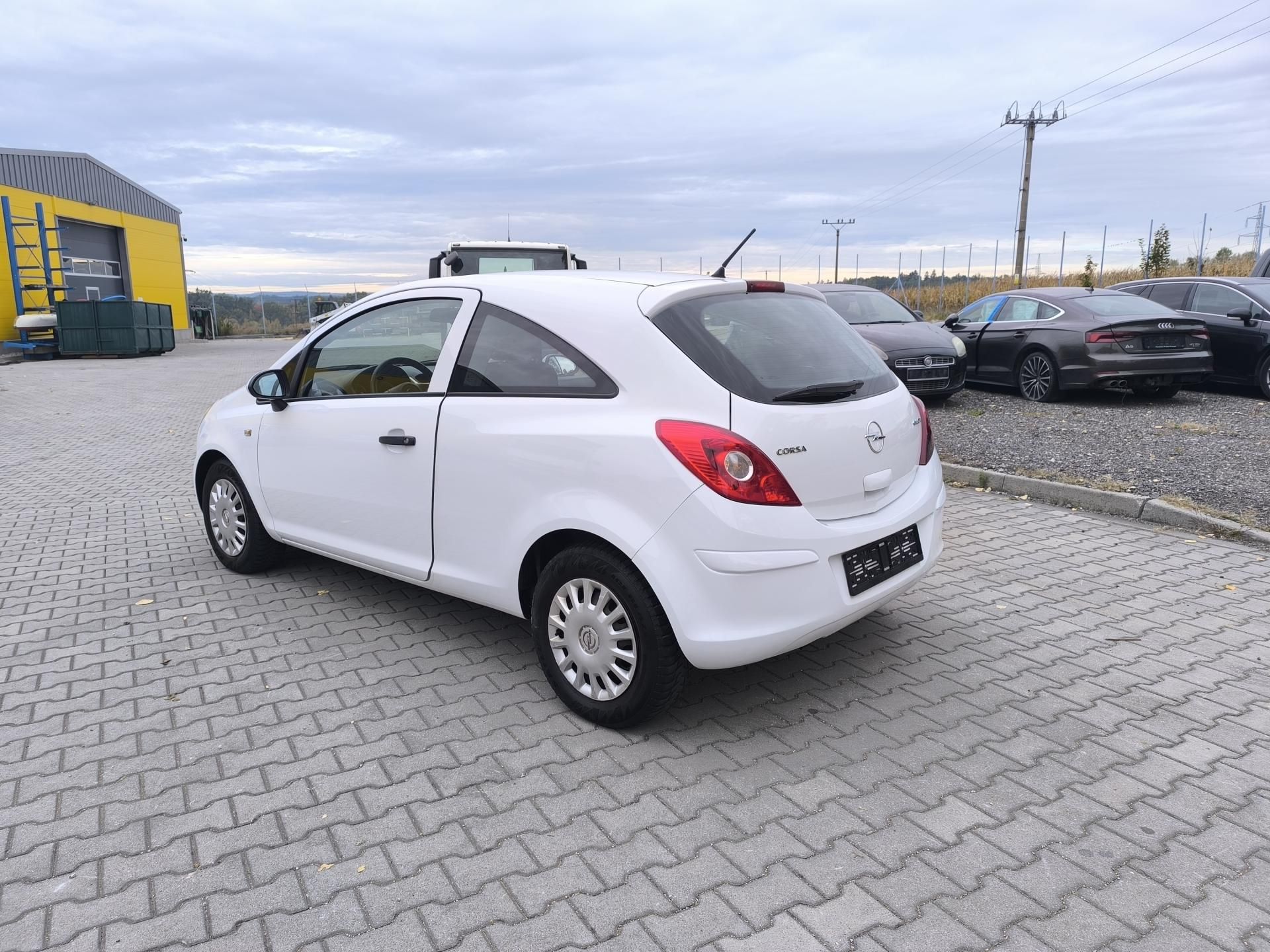 Opel Corsa, 1.2 SERVISKA.1MAJ - fotka 5