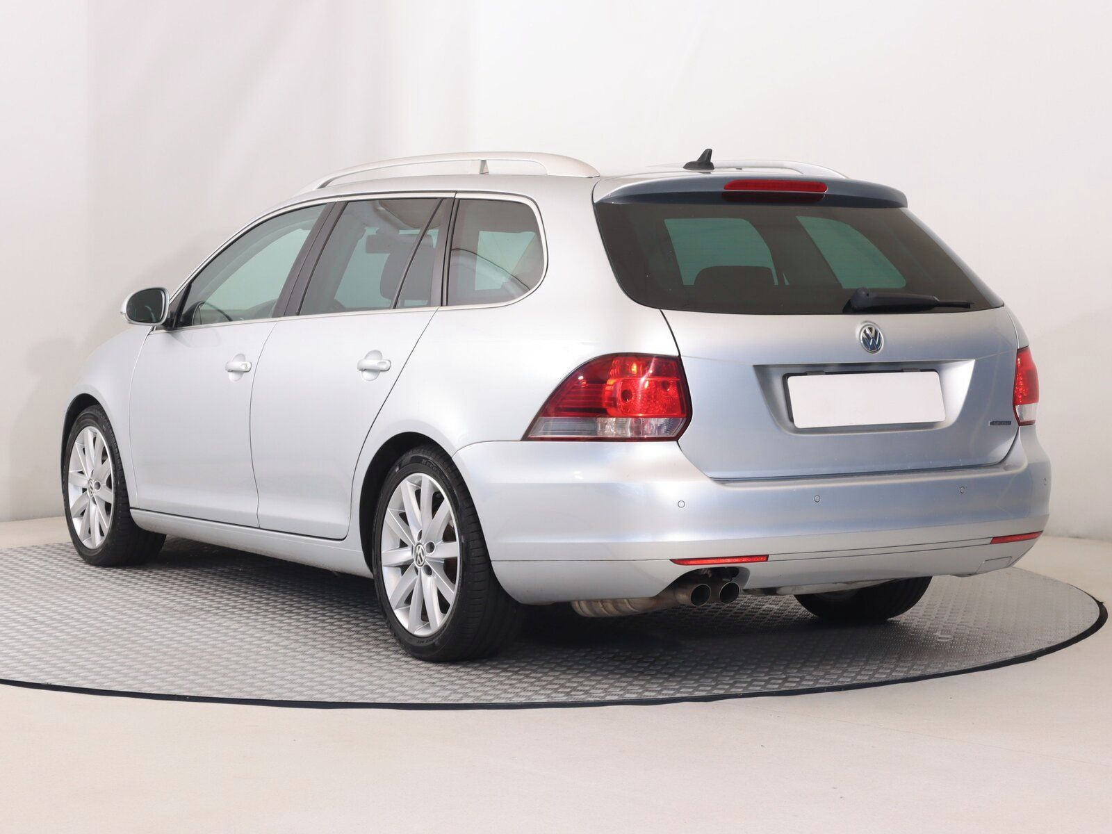 Volkswagen Golf, 1.6 TDI, 4X4, Serv.kniha - fotka 4