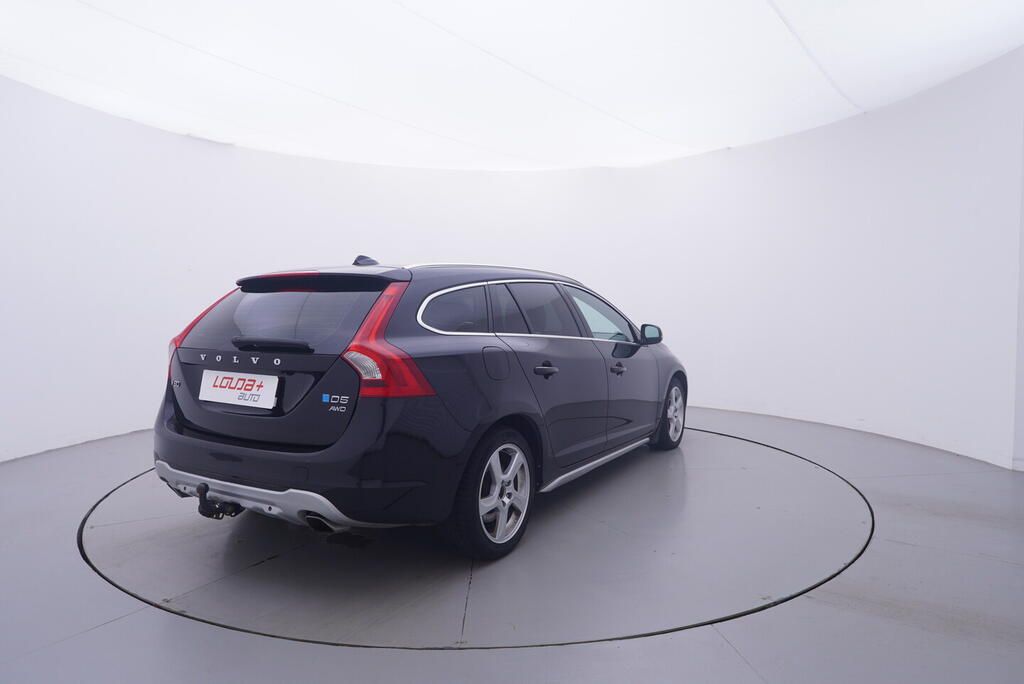 Volvo V60, 2.4 D5 169 kW - fotka 5