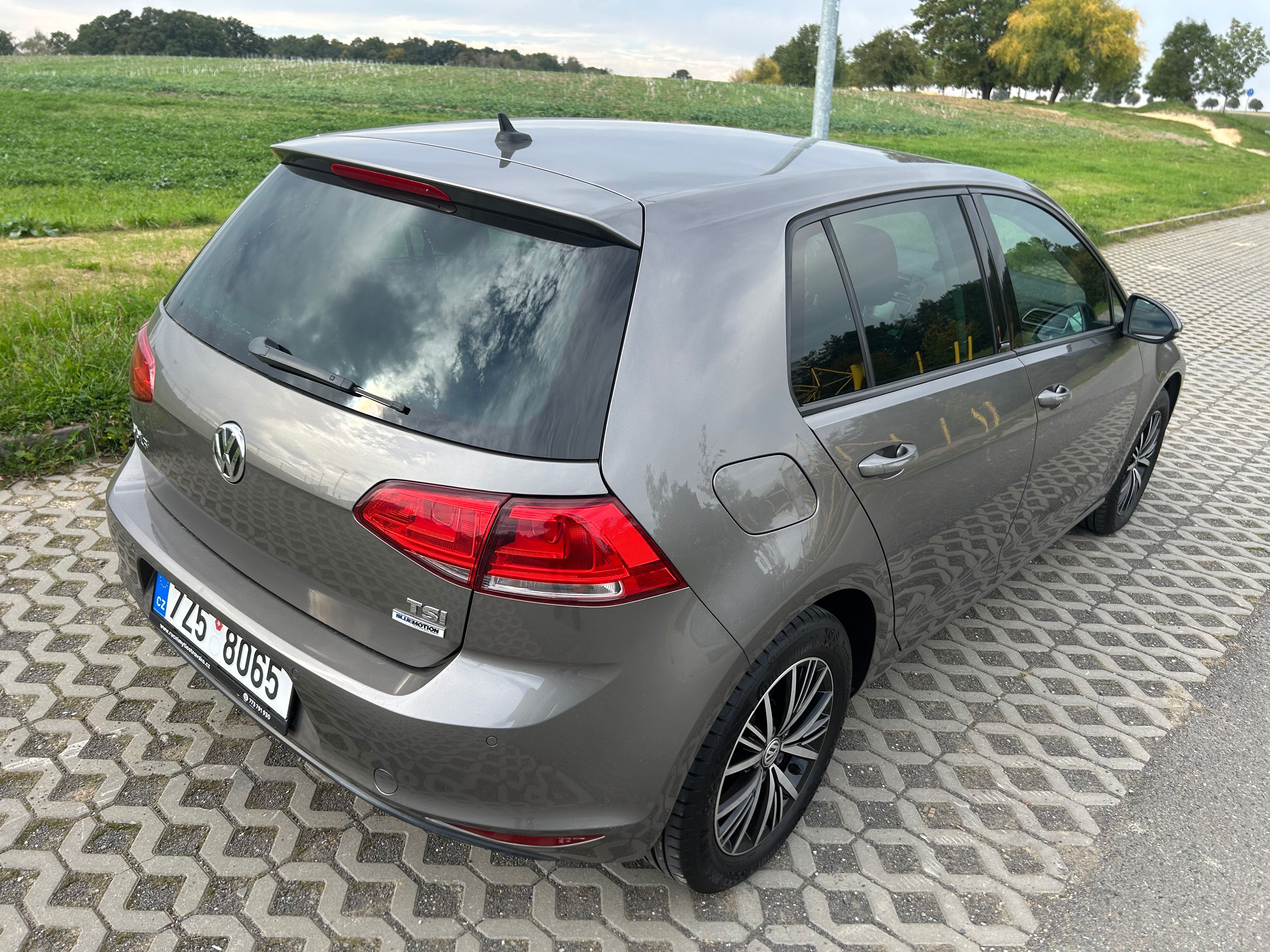 Volkswagen Golf, 1,2TSI, výbava Allstar - fotka 6