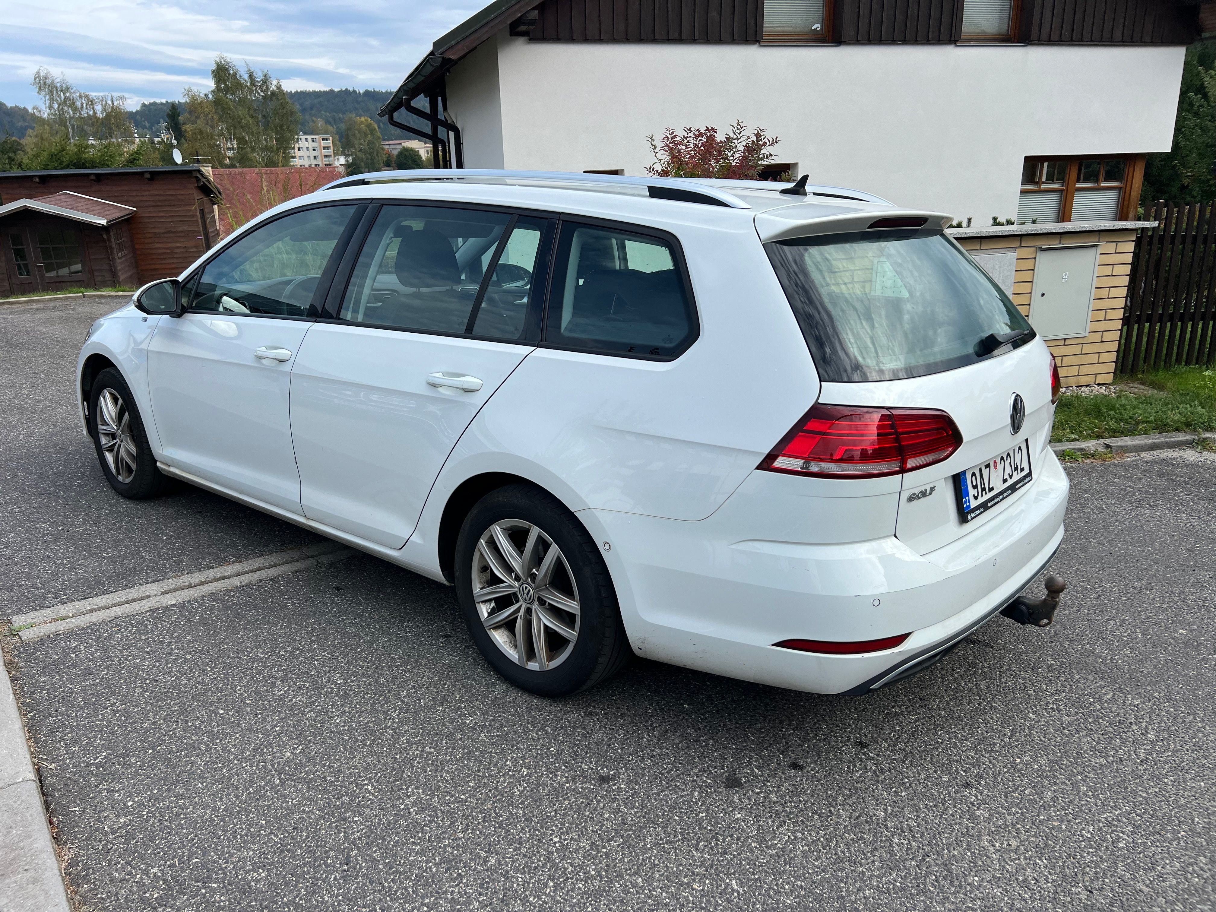 Volkswagen Golf, VW Golf Variant 2.0 TDI DSG - fotka 2