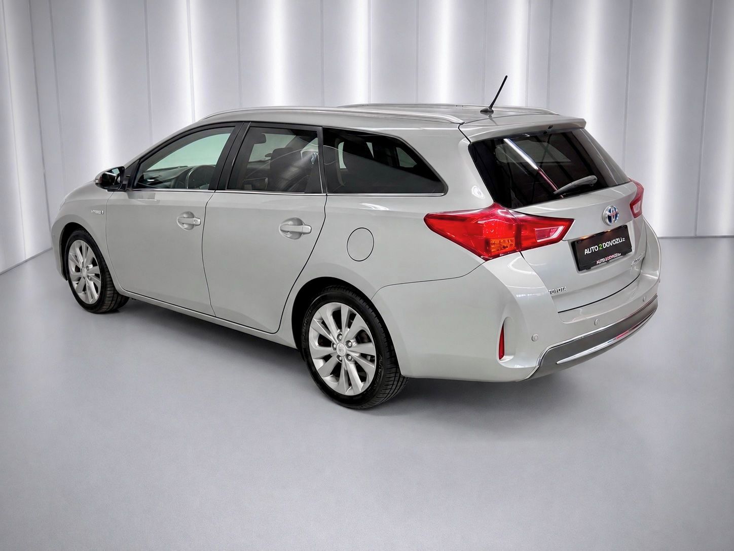 Toyota Auris, 1.8 HYBRID e-CVT TS STYLE - fotka 4