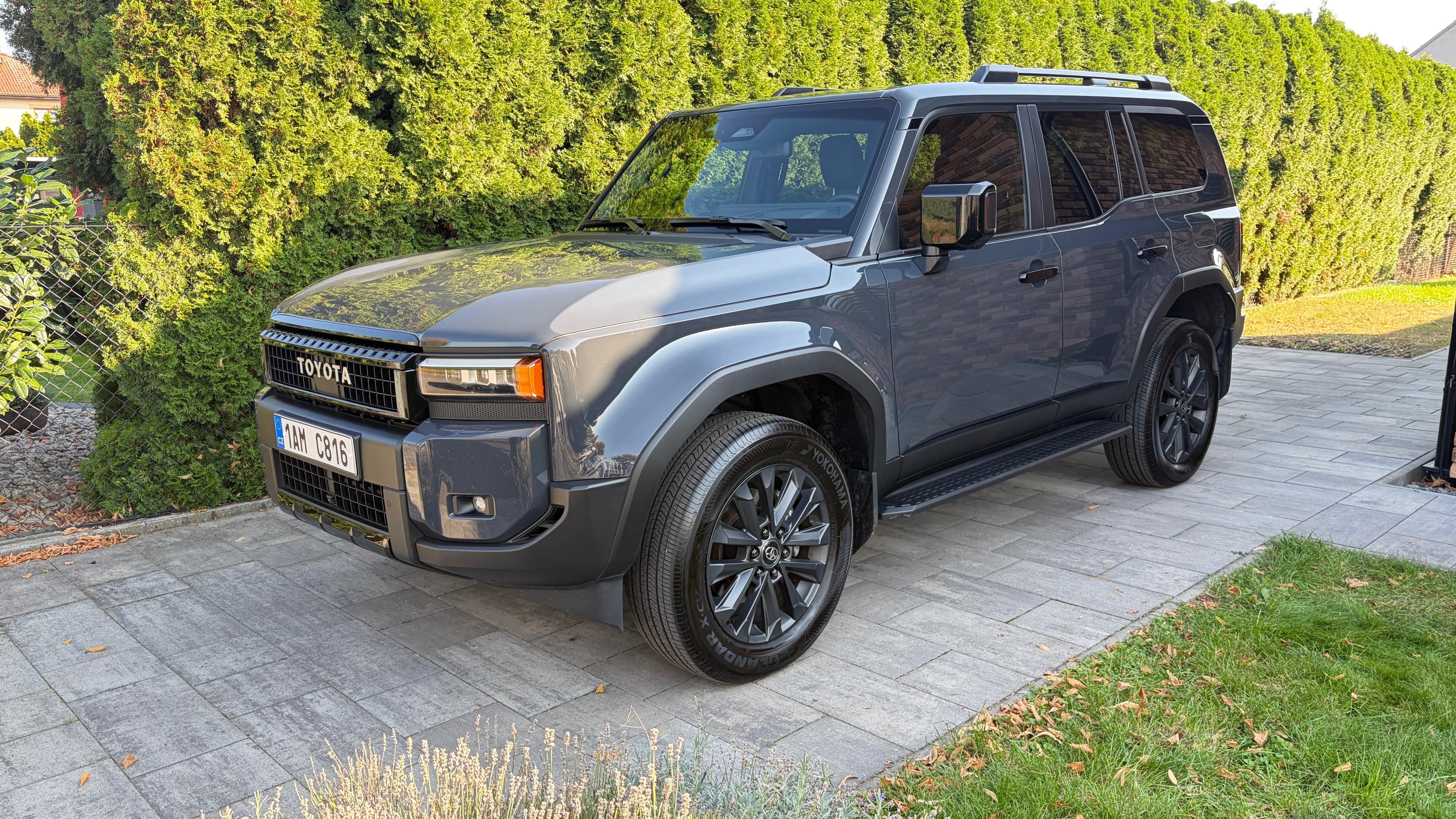 Toyota Land Cruiser, 1 majitel, executive, panorama - fotka 3