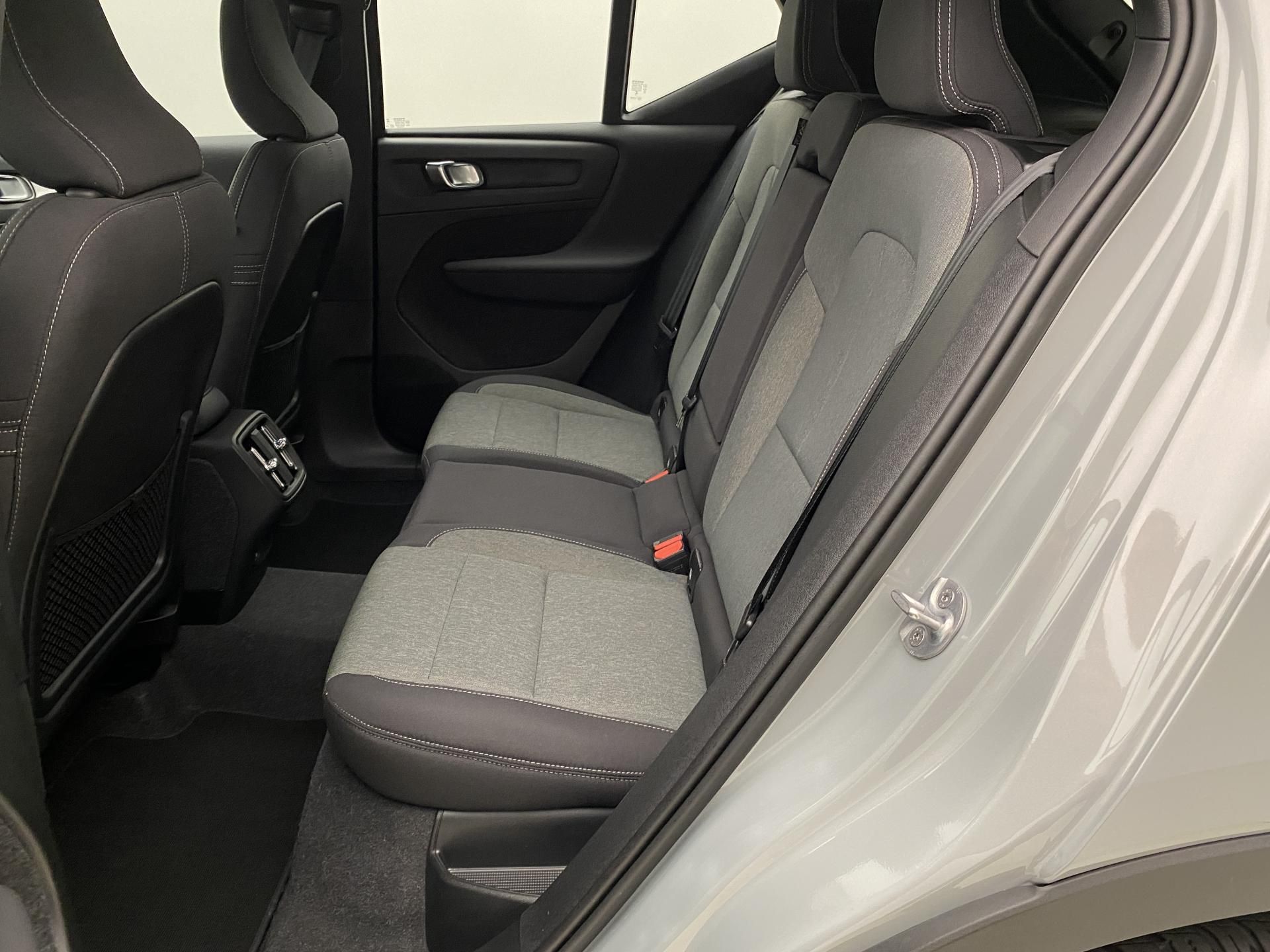 Volvo XC40, B3 CORE AUT CZ - fotka 5