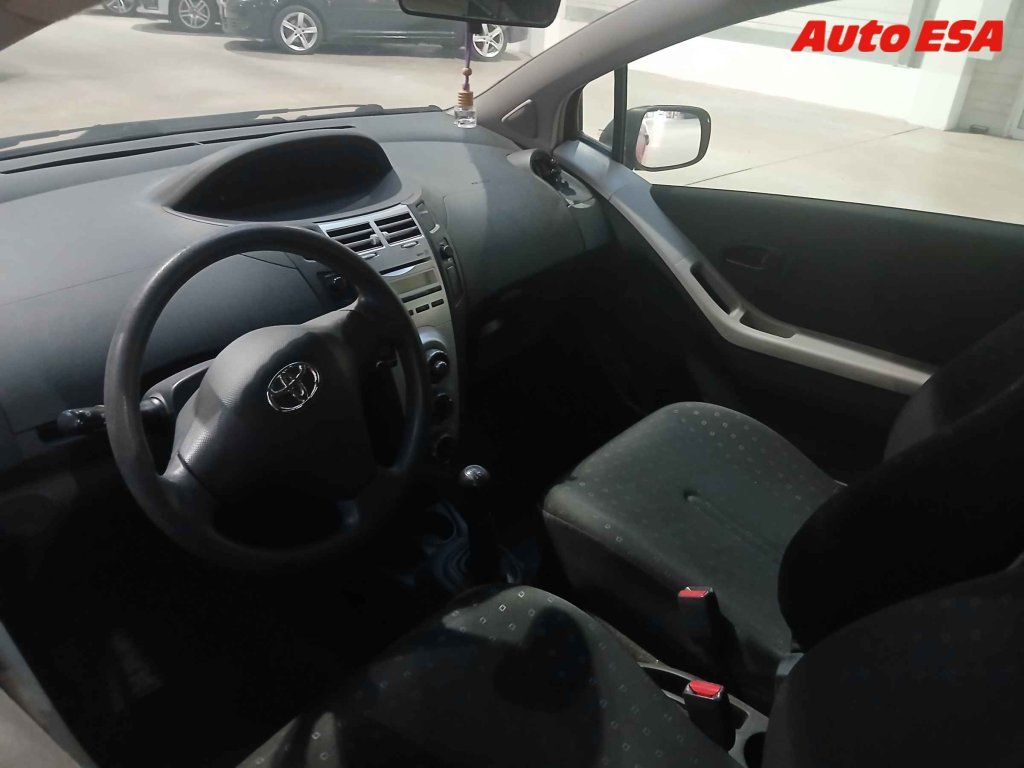 Toyota Yaris, 1.0i,ČR,AC - fotka 3
