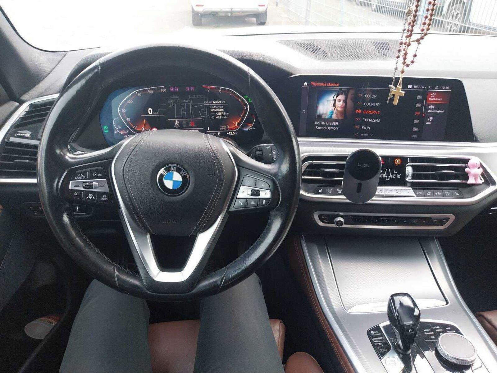 BMW X5, xDrive40i - fotka 3