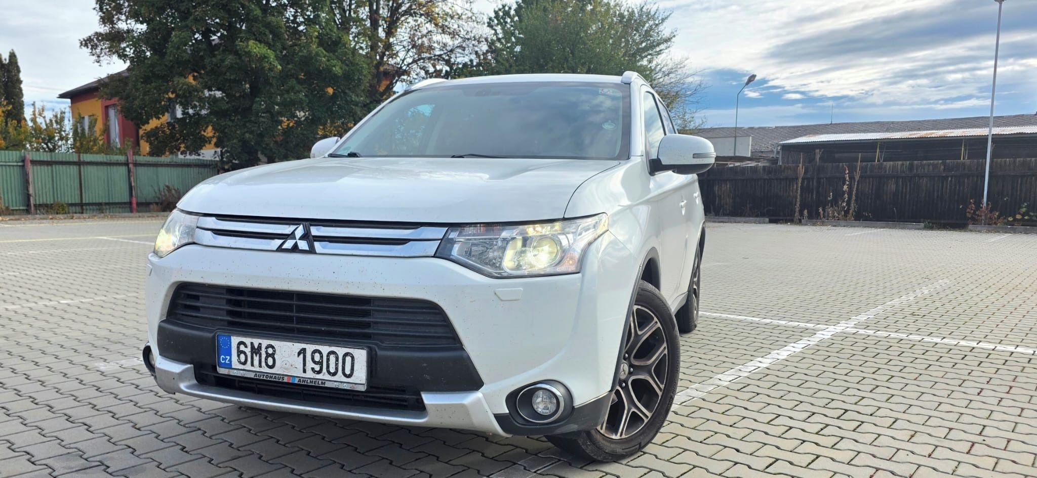 Mitsubishi Outlander, 7 MÍST