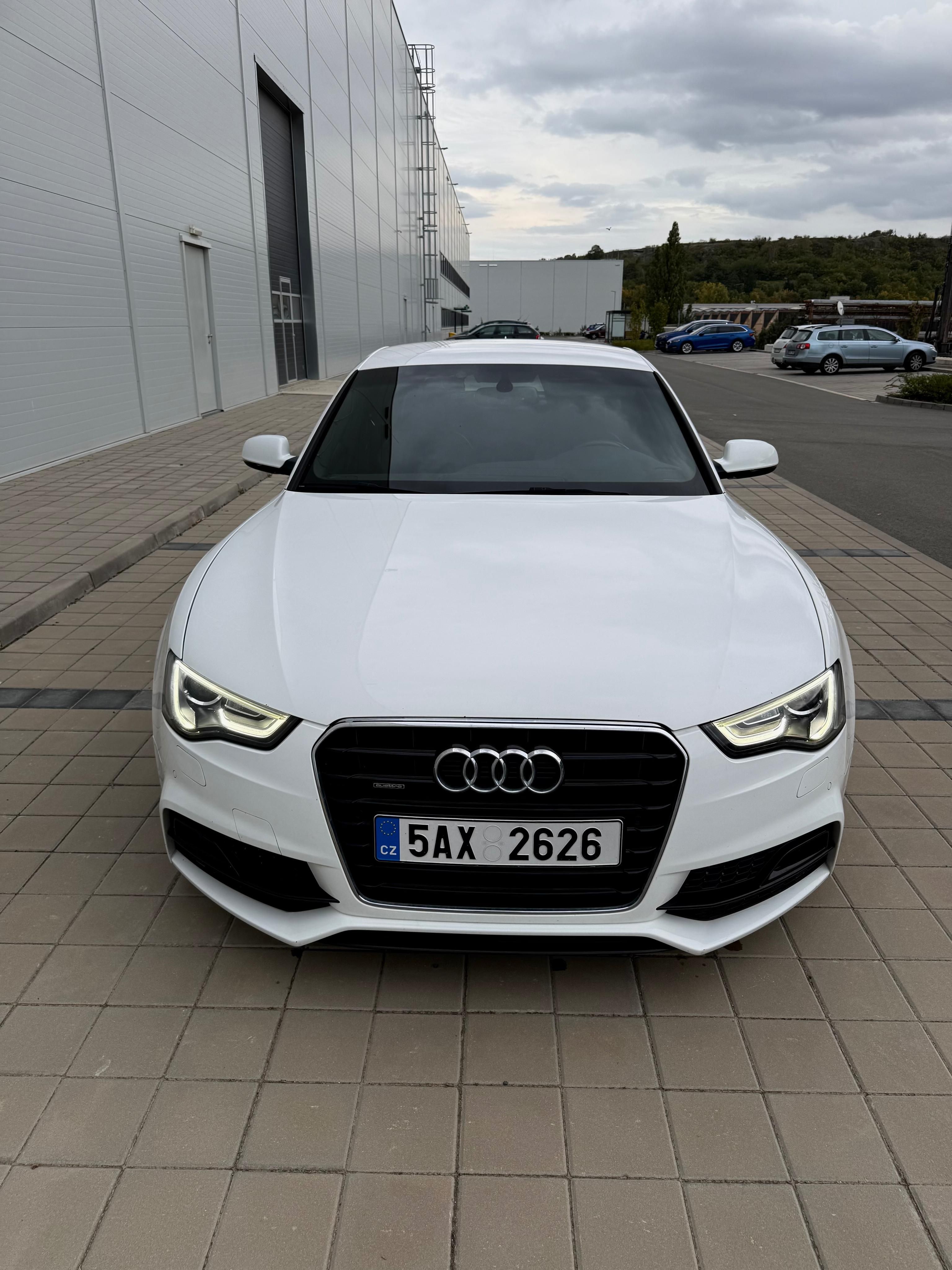 Audi A5, 2.0 TDI 140kw S-line 2 majitel - fotka 2