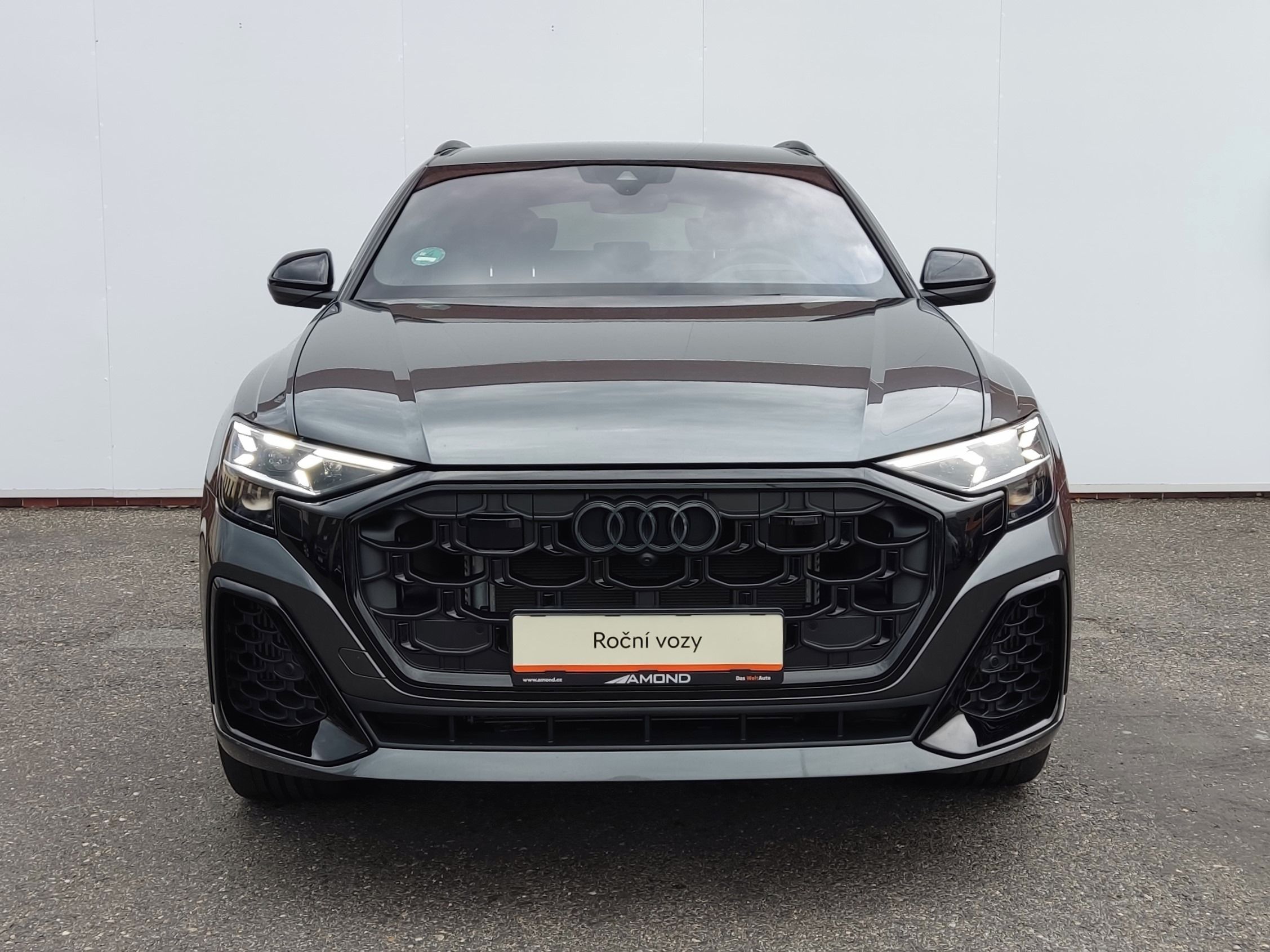 Audi Q8, TFSI PHEV 360kW S-line quattro - fotka 4