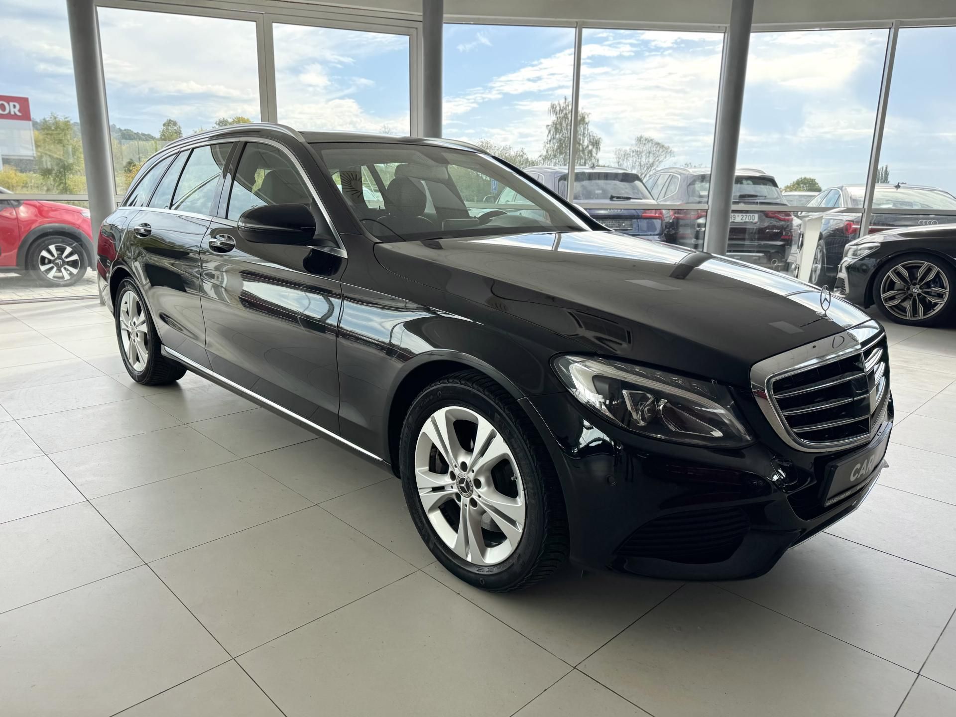 Mercedes-Benz Třídy C, 250d 4Matic*Distronic*AirMatic - fotka 4