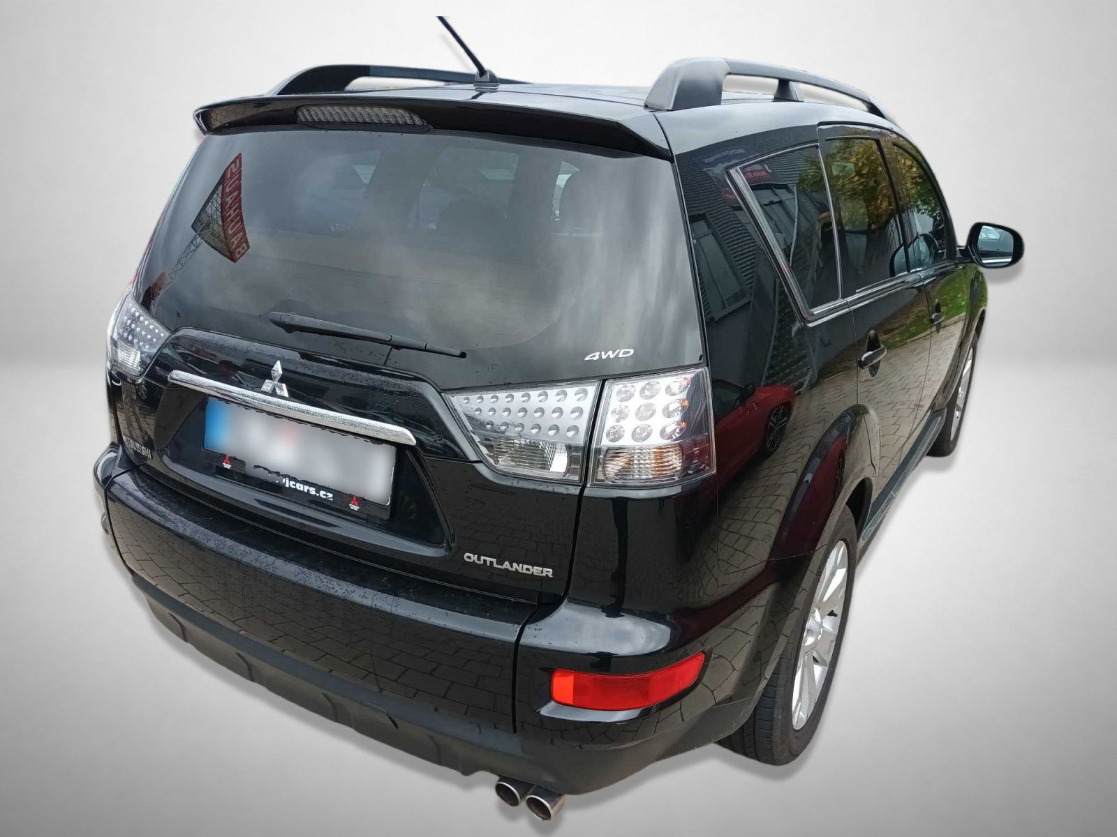 Mitsubishi Outlander, 2.2 DI-D, 7 míst, Navi - fotka 2
