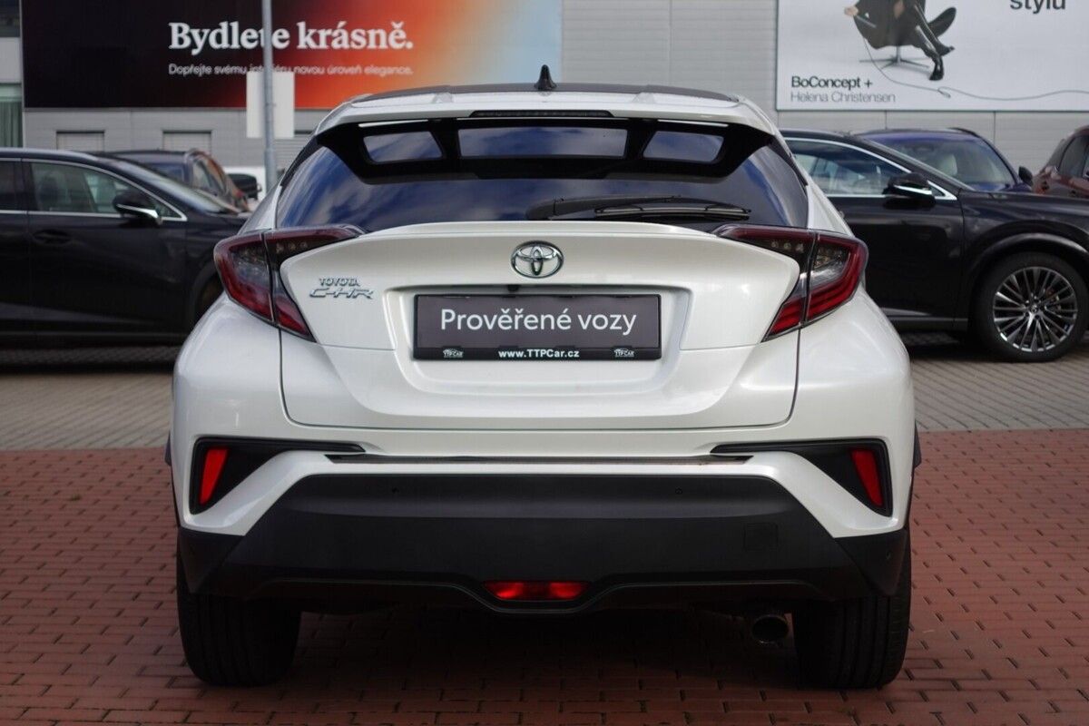 Toyota C-HR, 1.2 Turbo 6M/T Executive Comfo - fotka 5