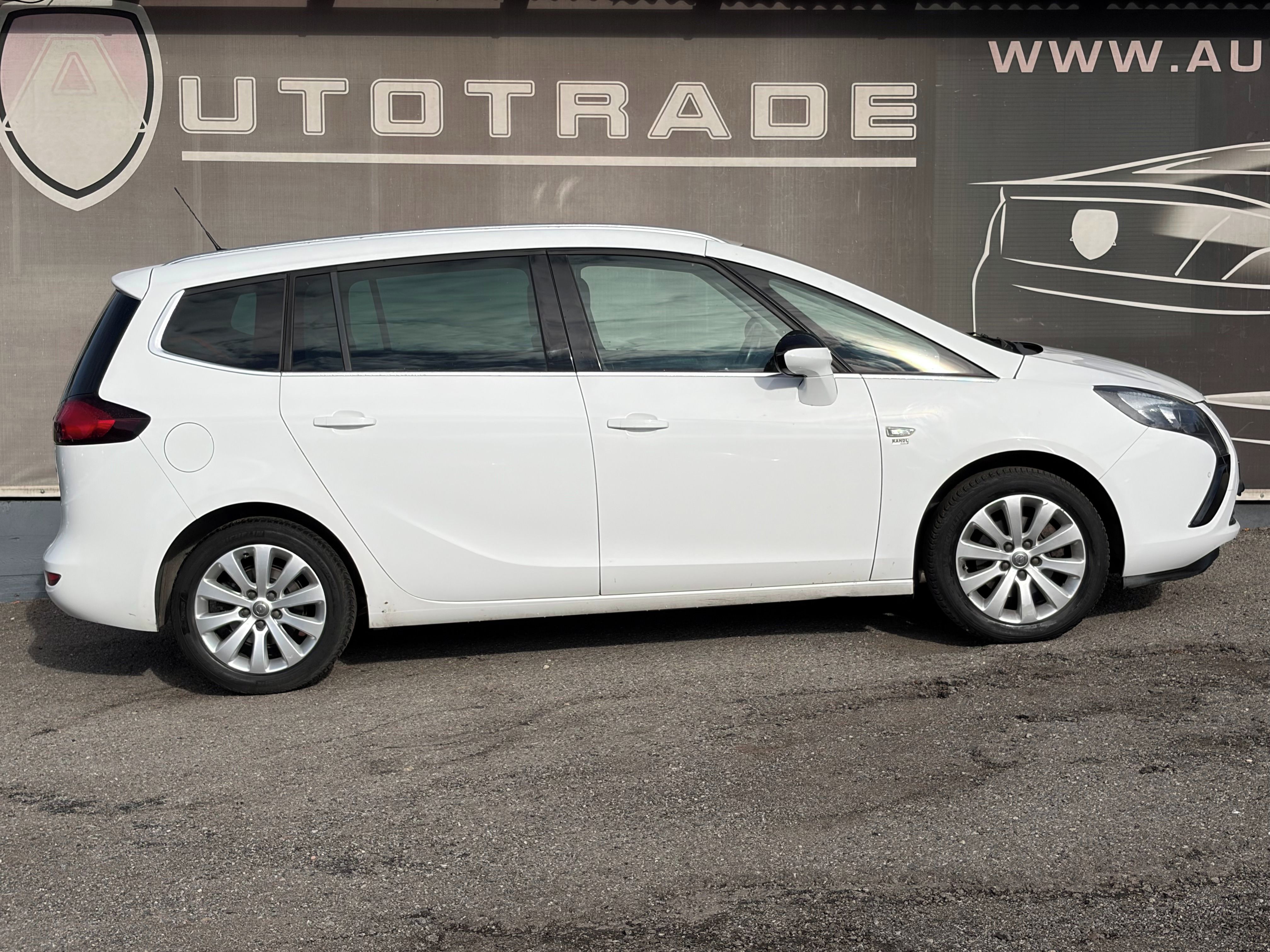 Opel Zafira, 2.0 CDTi 81kW, 2x kola, 7 míst - fotka 5