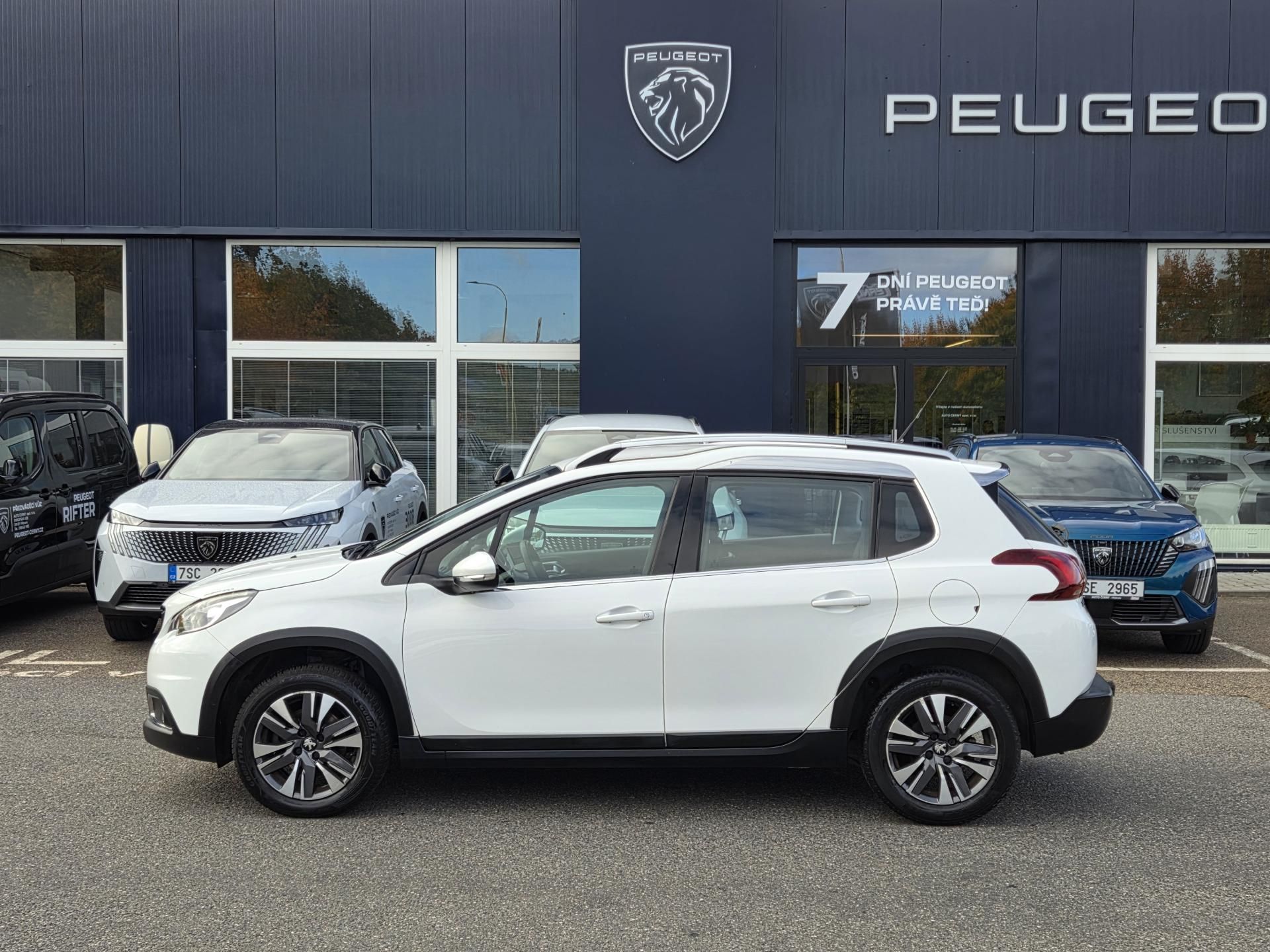 Peugeot 2008, 1.2 PT 110 ALLURE MAN5 - fotka 2