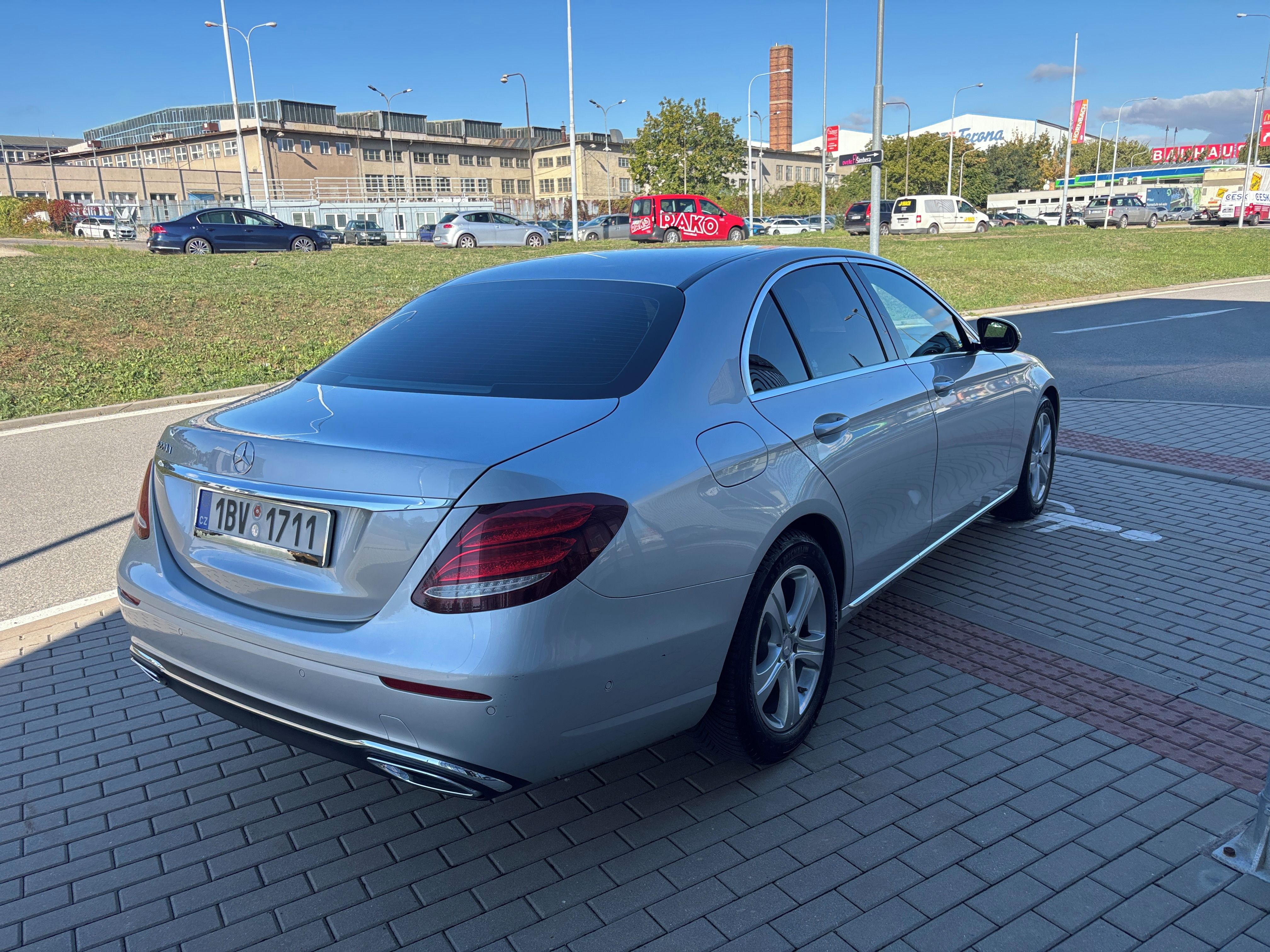 Mercedes-Benz Třídy E, 220D 143kW 1 Majitel Avangarde - fotka 6