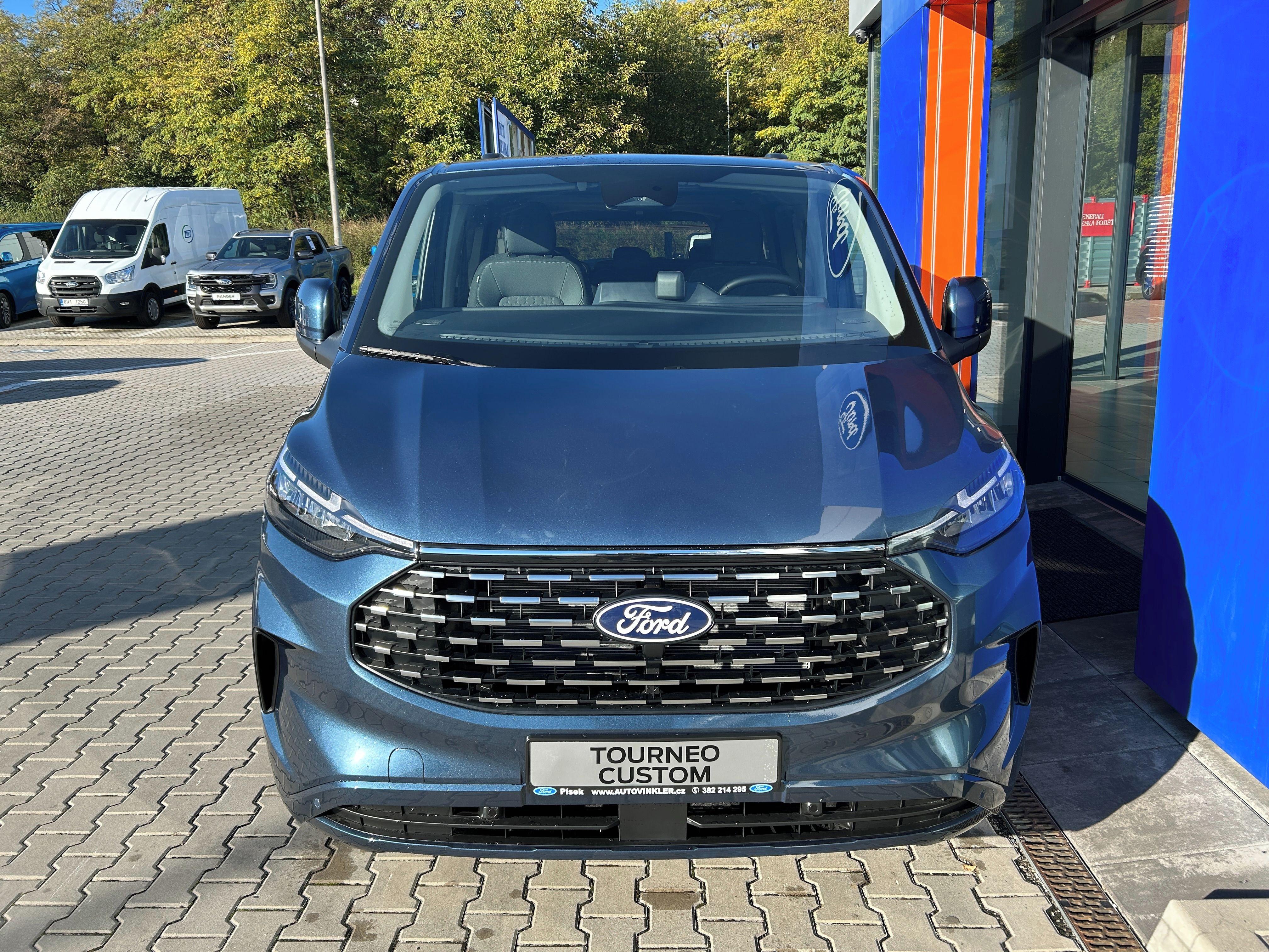 Ford Tourneo Custom, Titanium L2 2.0 EcoBlue 125kW - fotka 2
