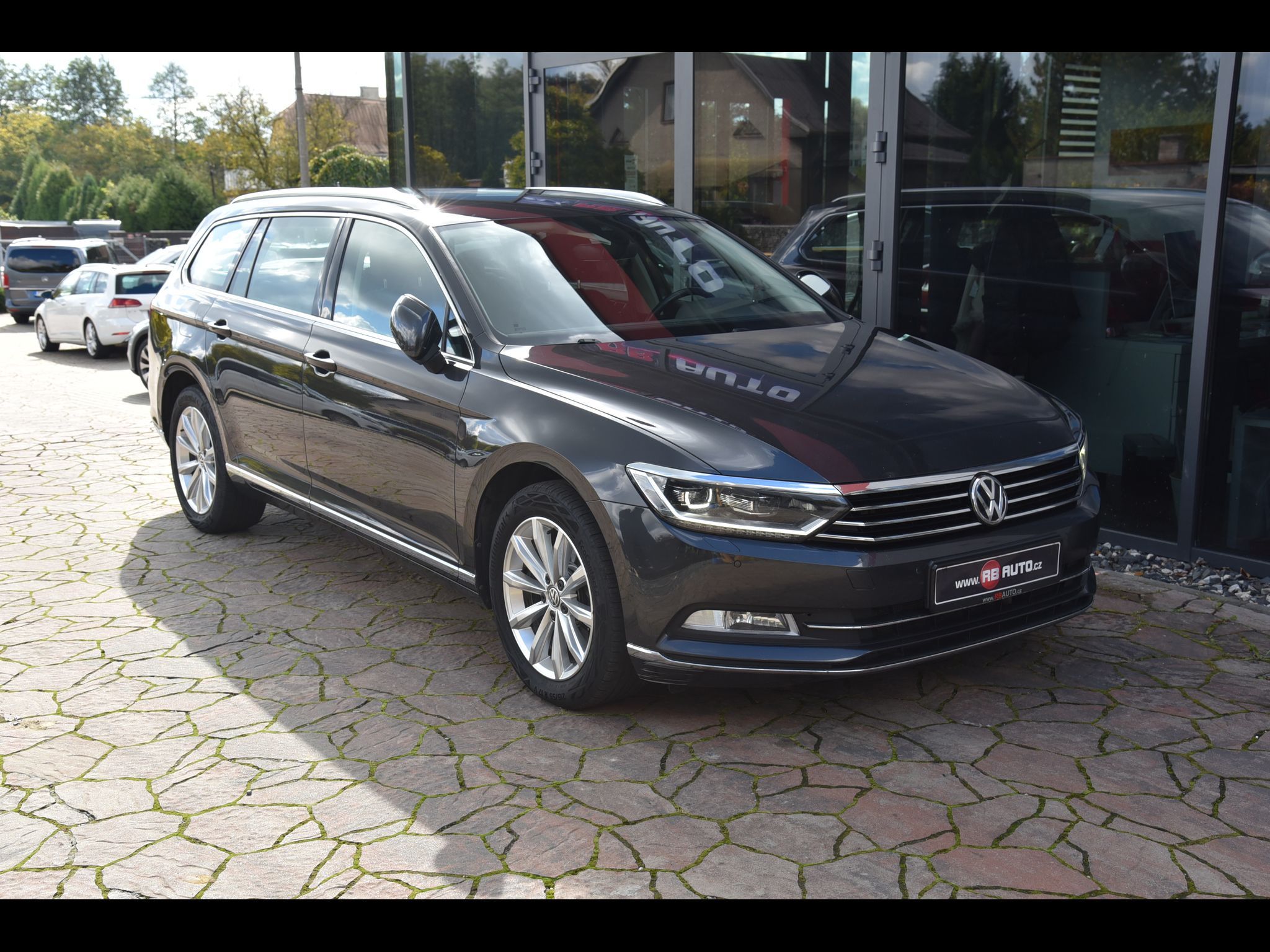 Volkswagen Passat, 2.0 TDi 140 kw DSG Highline - fotka 2