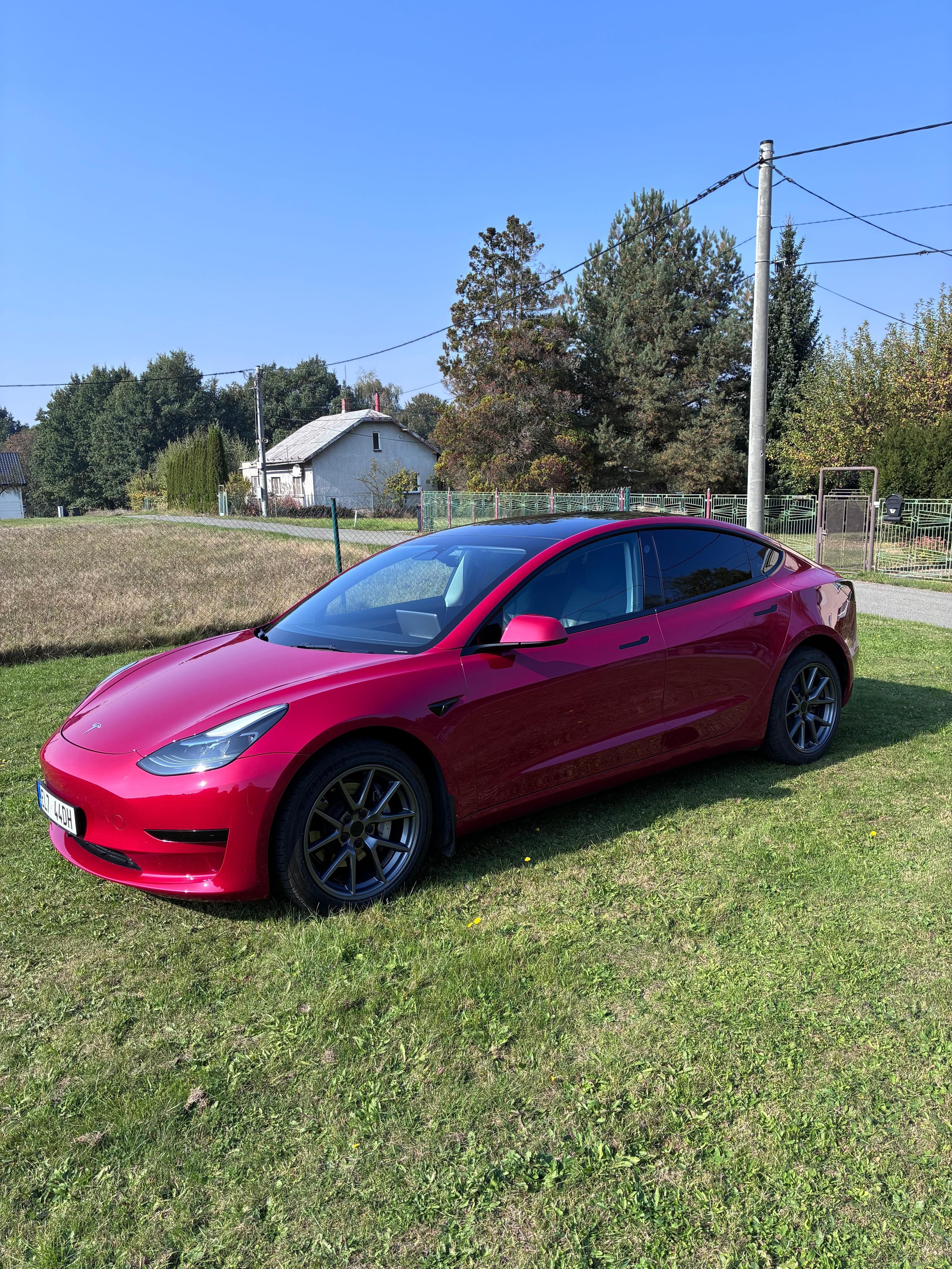 Tesla Model 3, TM 3 SR,nové v ČR, LFP, 3/2023 - fotka 2