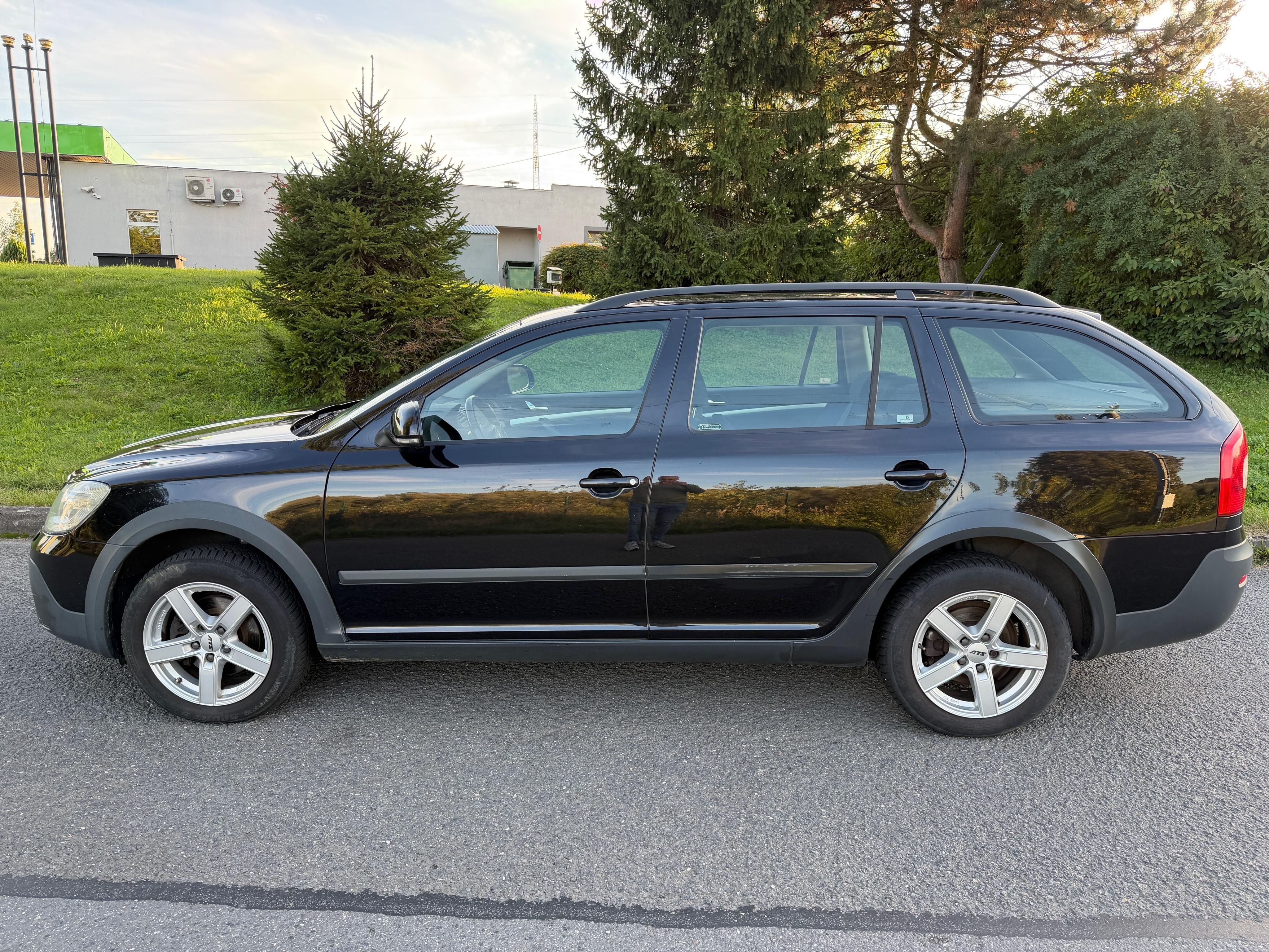 Škoda Octavia, 2.0TDi-SCOUT,manuál,1.maj - fotka 5