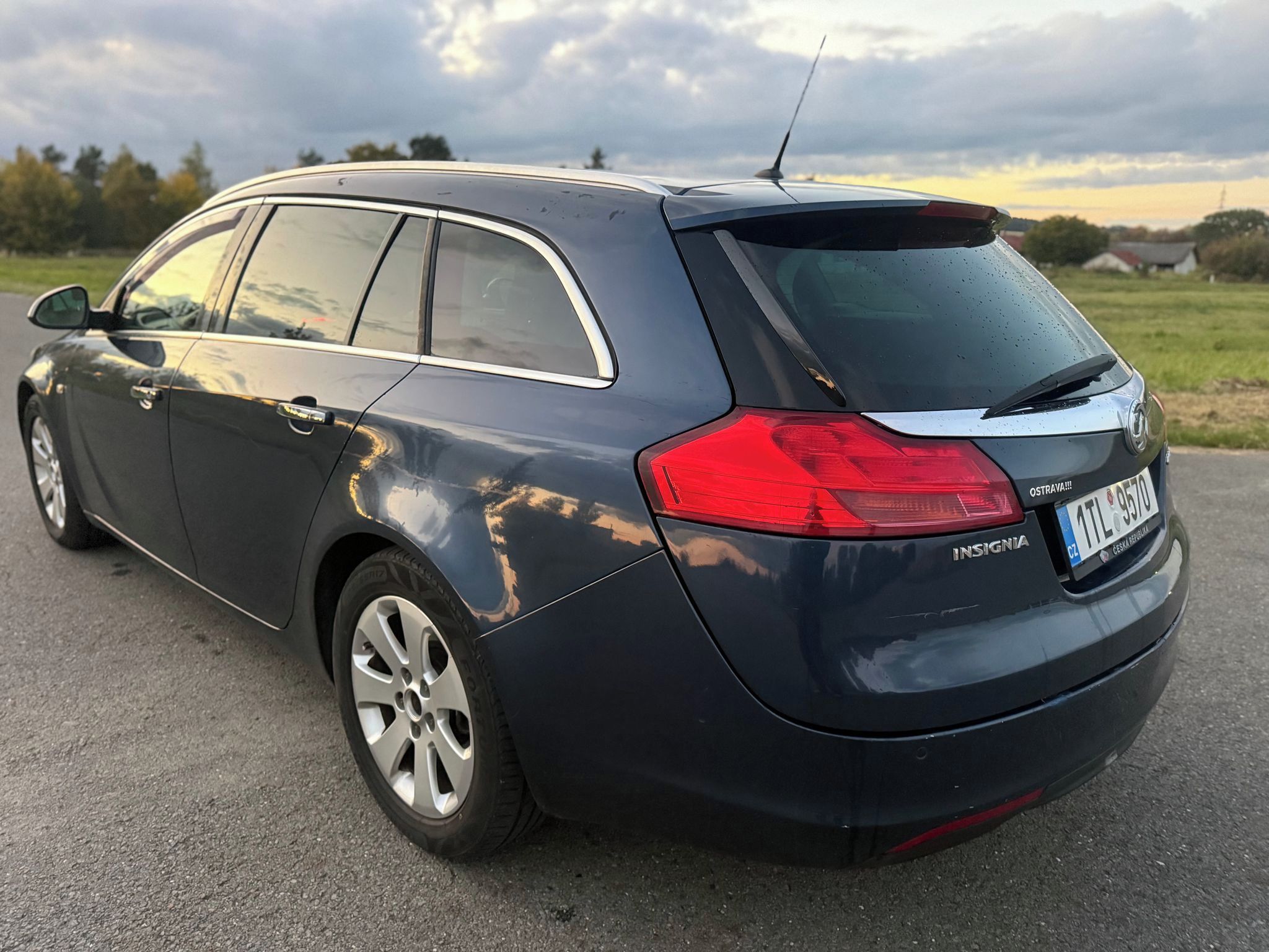 Opel Insignia, 2,0 118 kW KOMBI - fotka 3