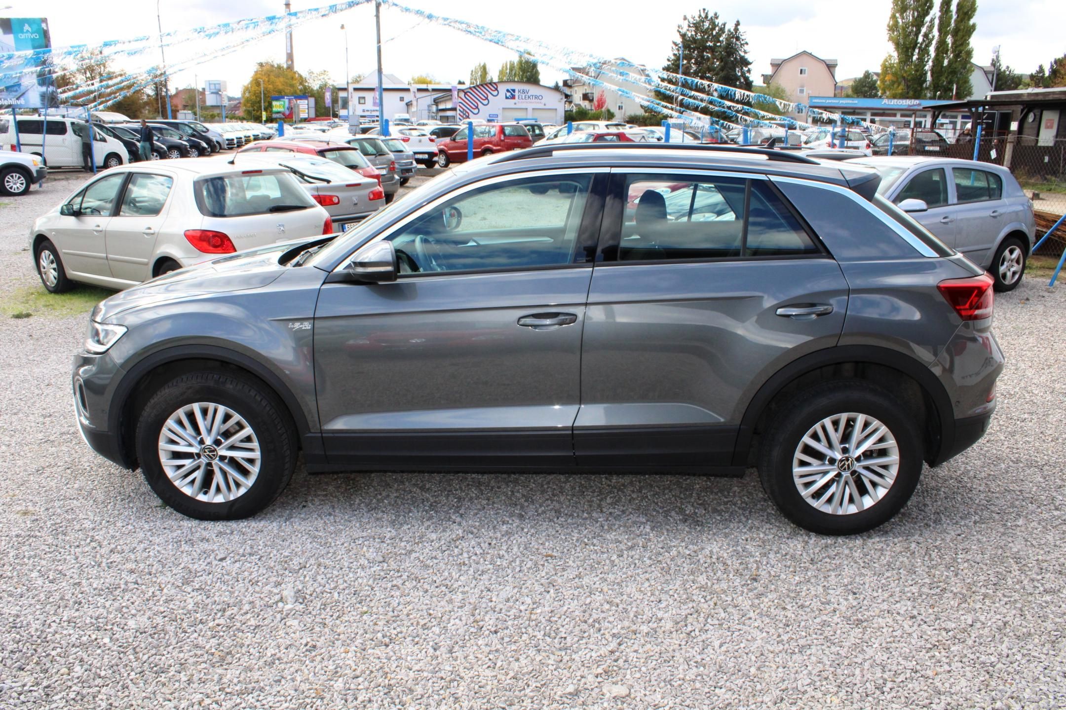 Volkswagen T-Roc, 1,5TSI DSG LED ADAPT.TEMPOMAT - fotka 4