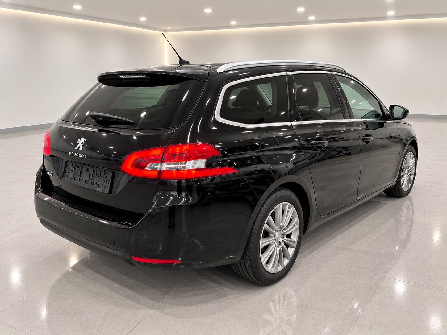 Peugeot 308, SW 1.2 PureTech SERVIS - fotka 6
