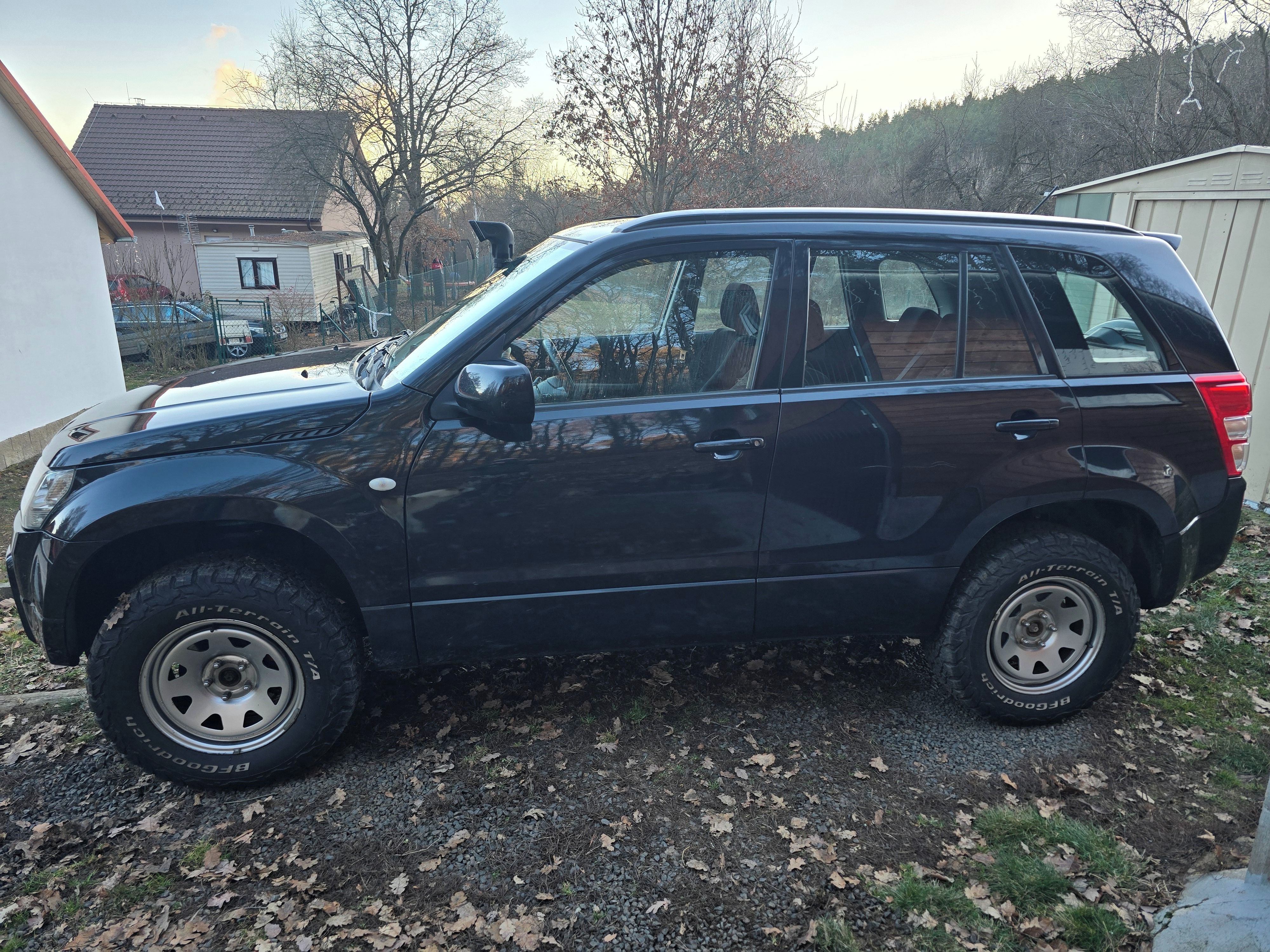 Suzuki Grand Vitara, 2.0 i - fotka 3