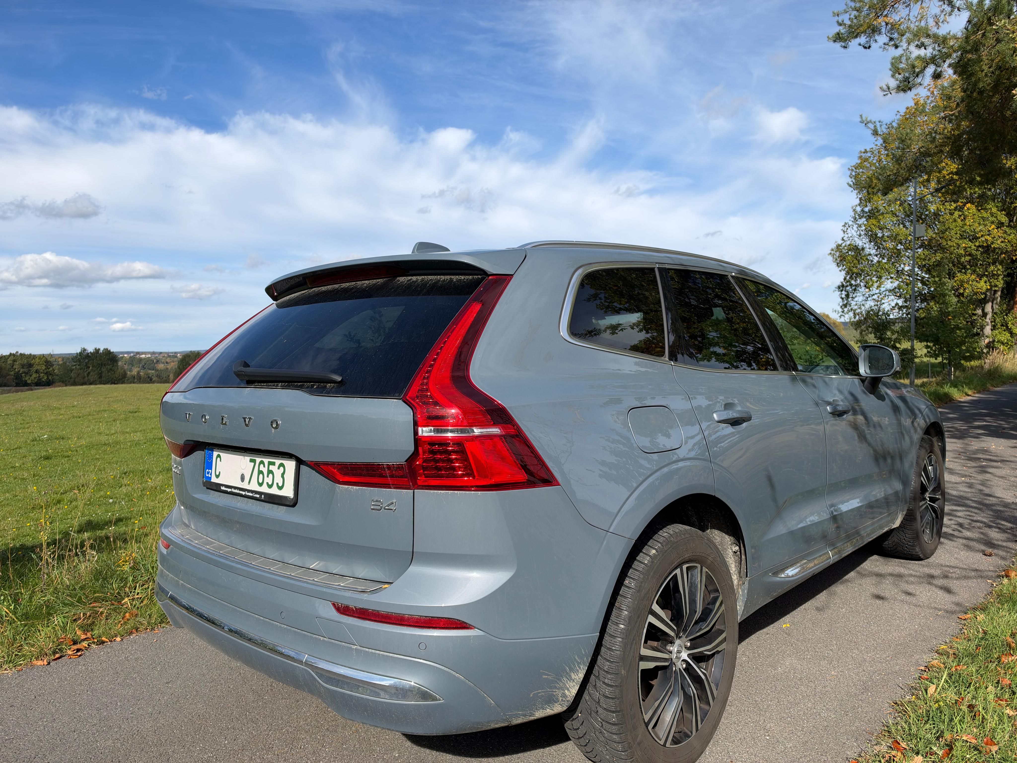 Volvo XC60, 2,0 B4 mild-hybrid Inscription - fotka 3