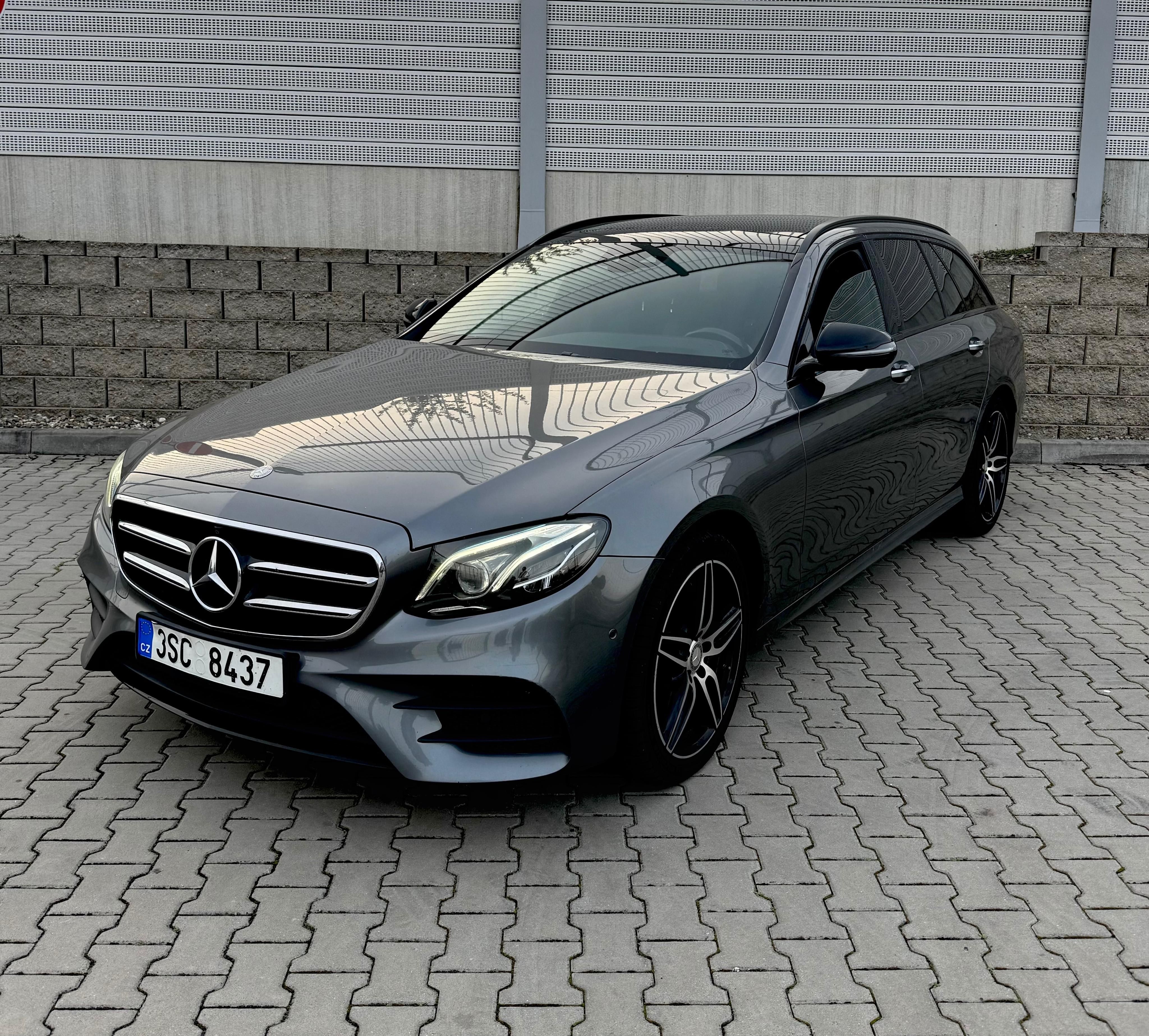 Mercedes-Benz Třídy E, 220d 143kw Amg line, Head-up,