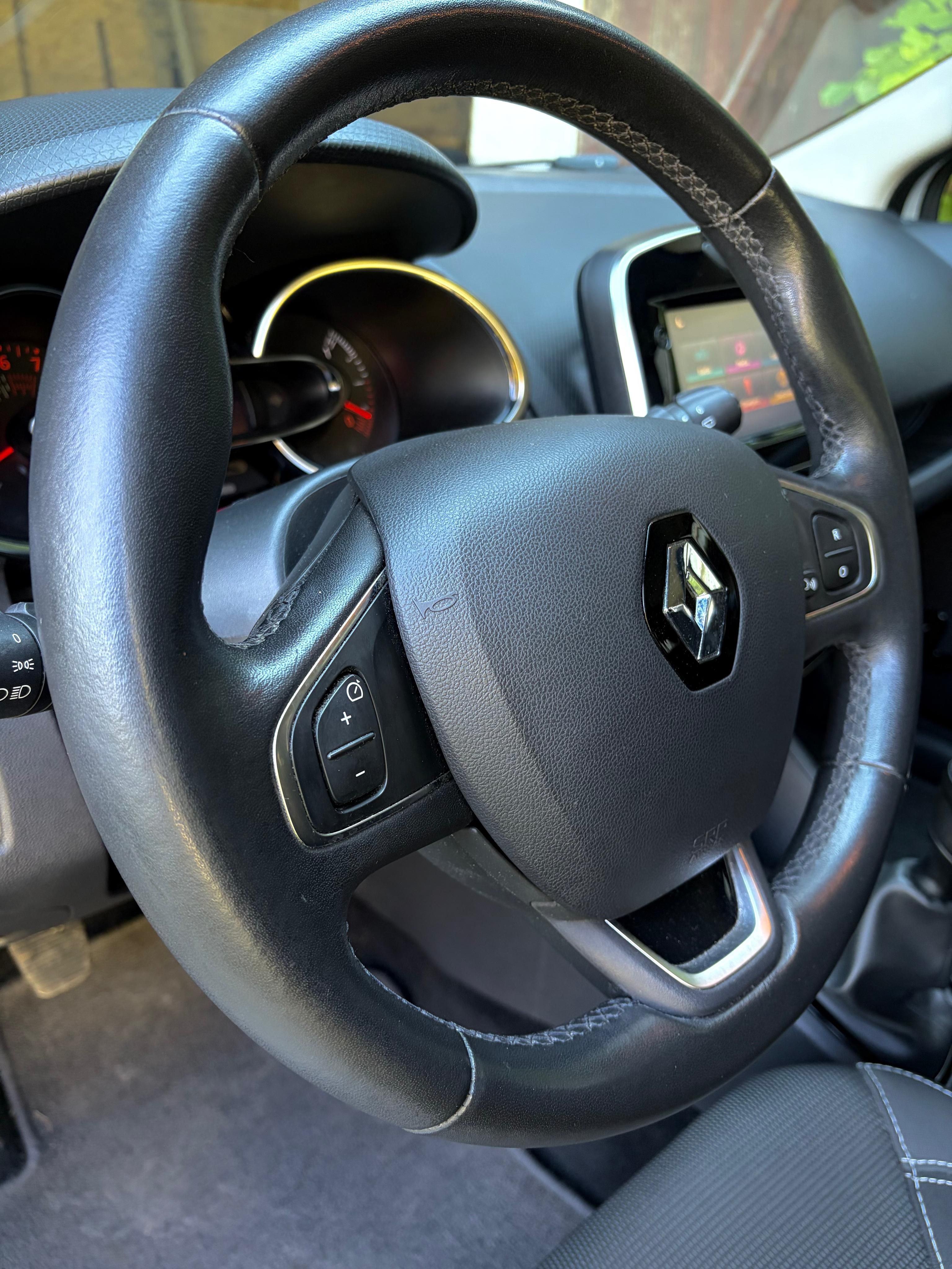 Renault Clio, 1.2 16V, jen 75 tkm - fotka 6
