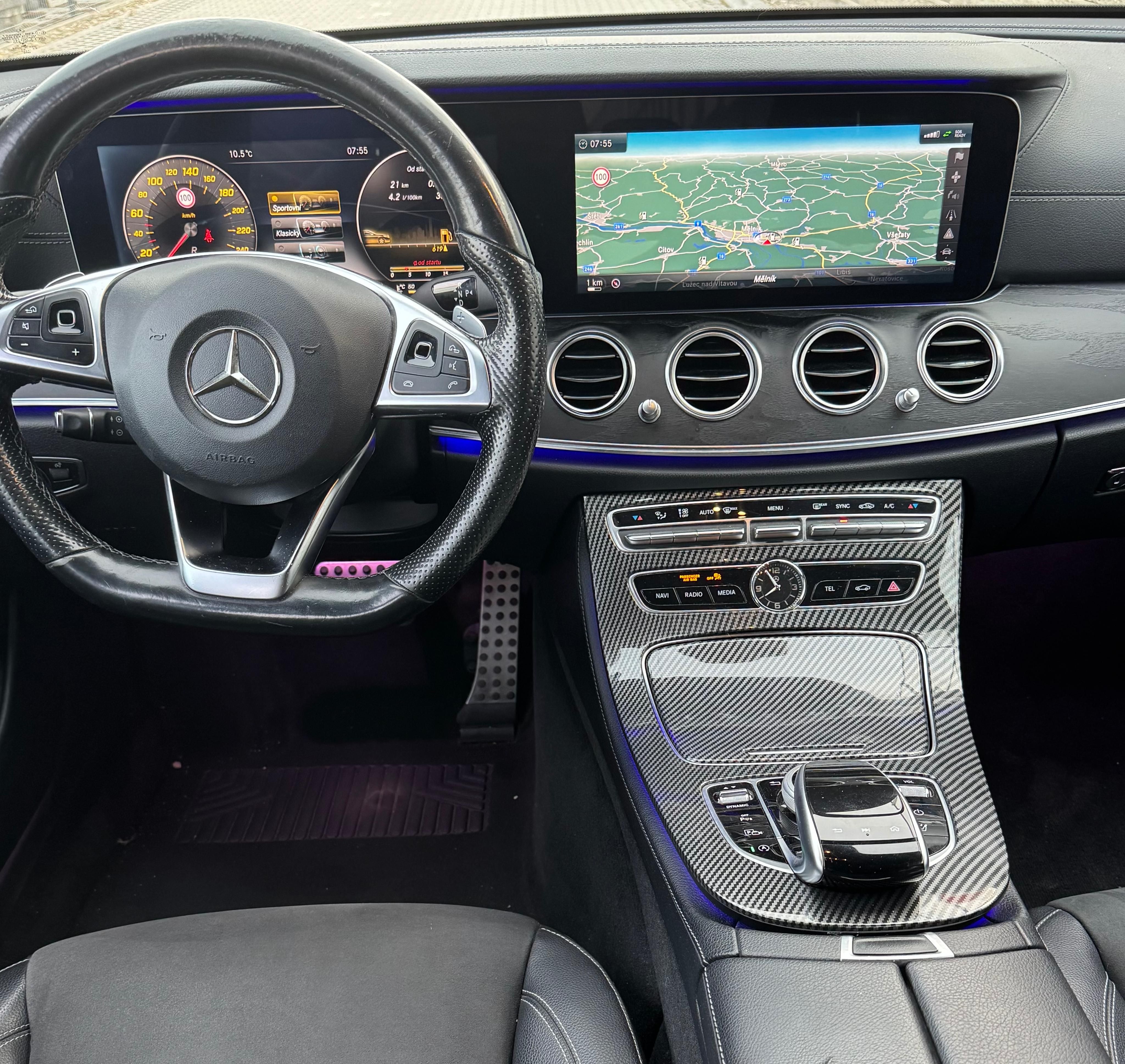Mercedes-Benz Třídy E, 220d 143kw Amg line, Head-up, - fotka 6