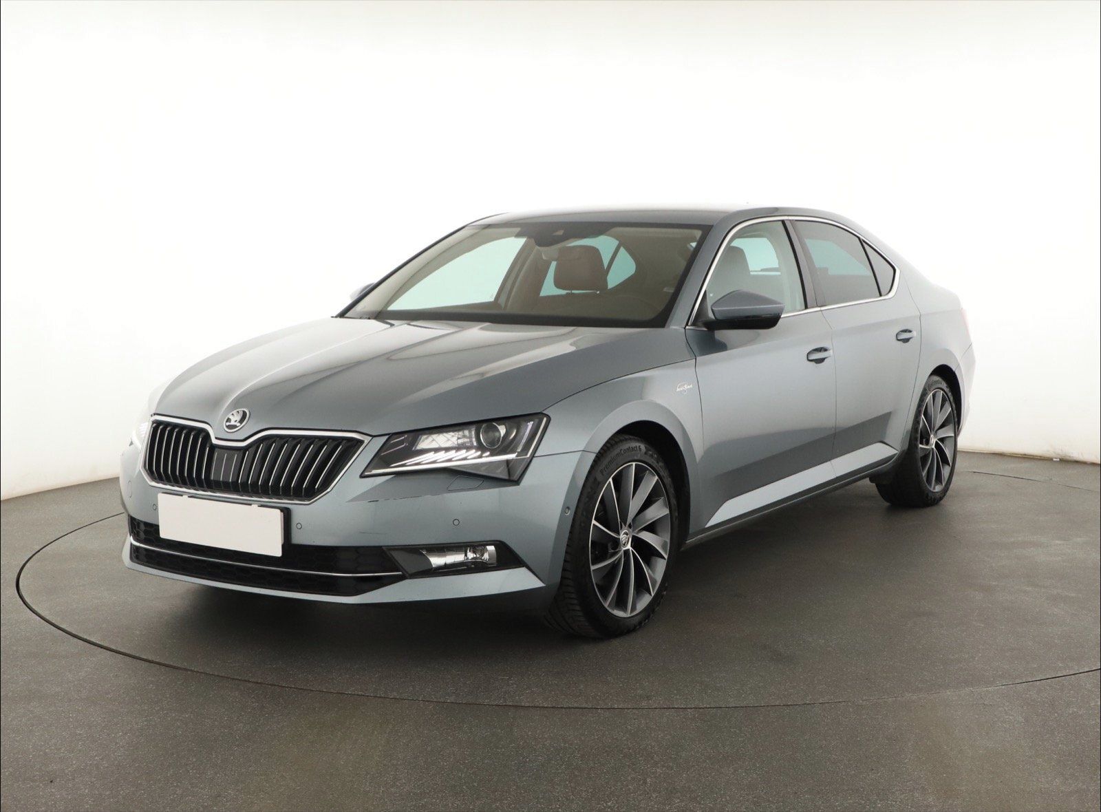 Škoda Superb, 2.0 TDI, Laurin&Klement - fotka 2