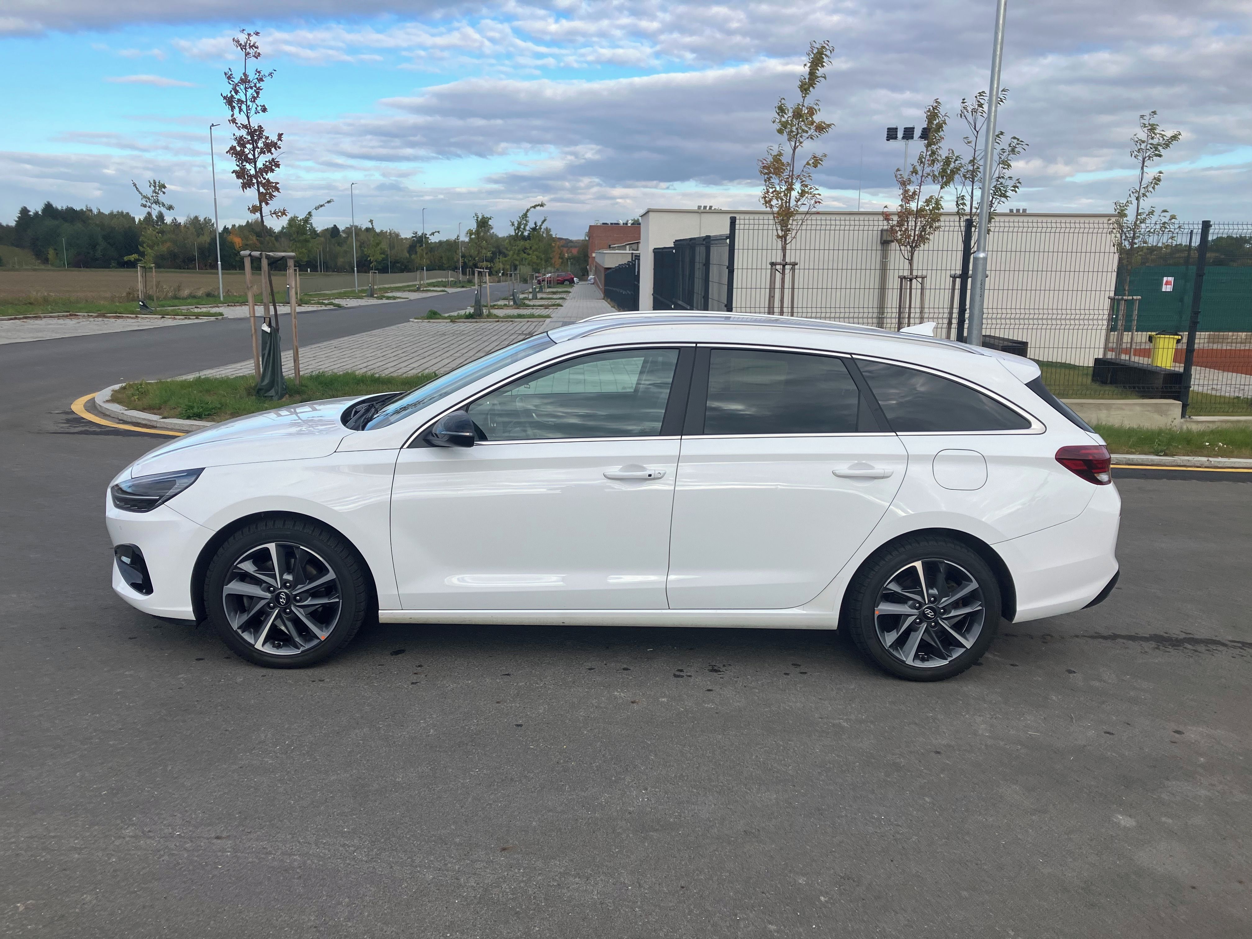 Hyundai i30, Style/Premium/Kůže/Ven. sed. - fotka 5