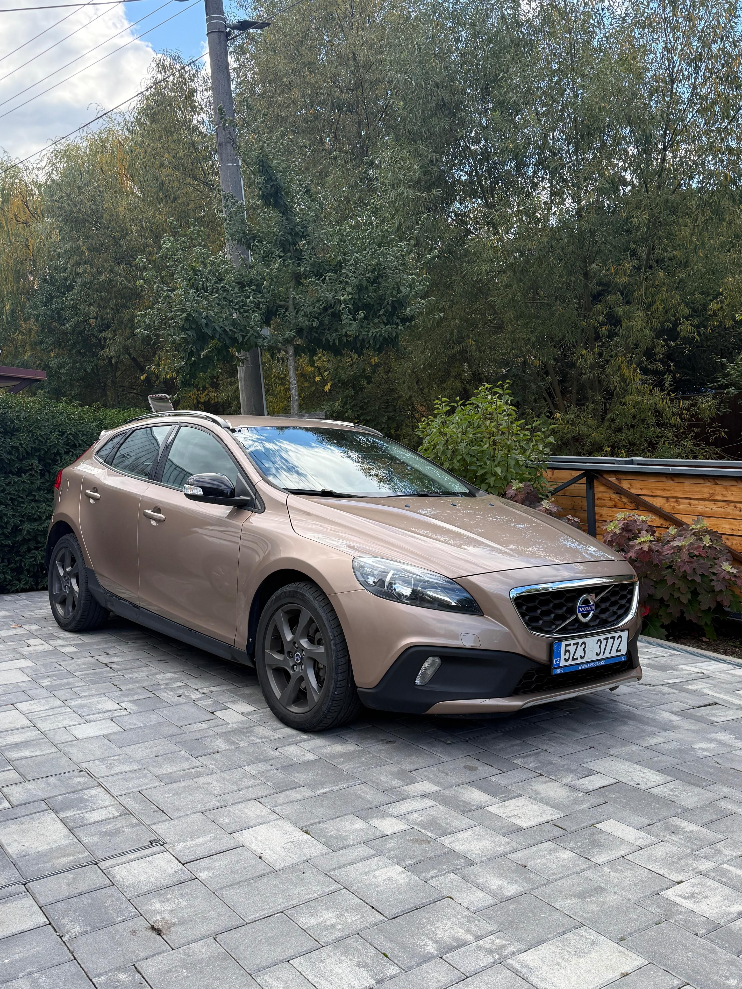 Volvo V40, AUTOMAT, 4X4, NOVÉ ROZVODY