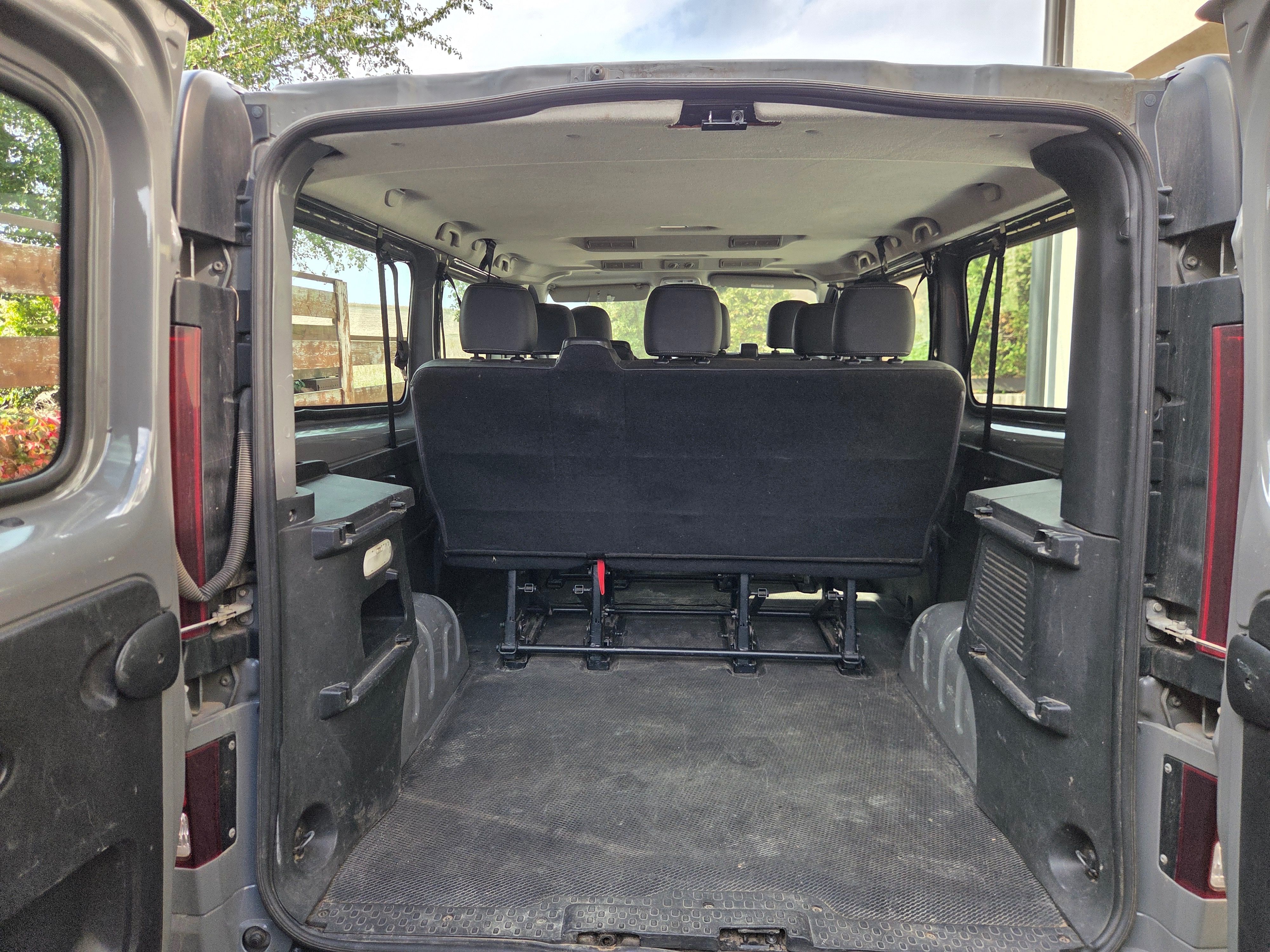 Opel Vivaro, 1,6 BiCDTi, 92kW,9 míst, tažné - fotka 6